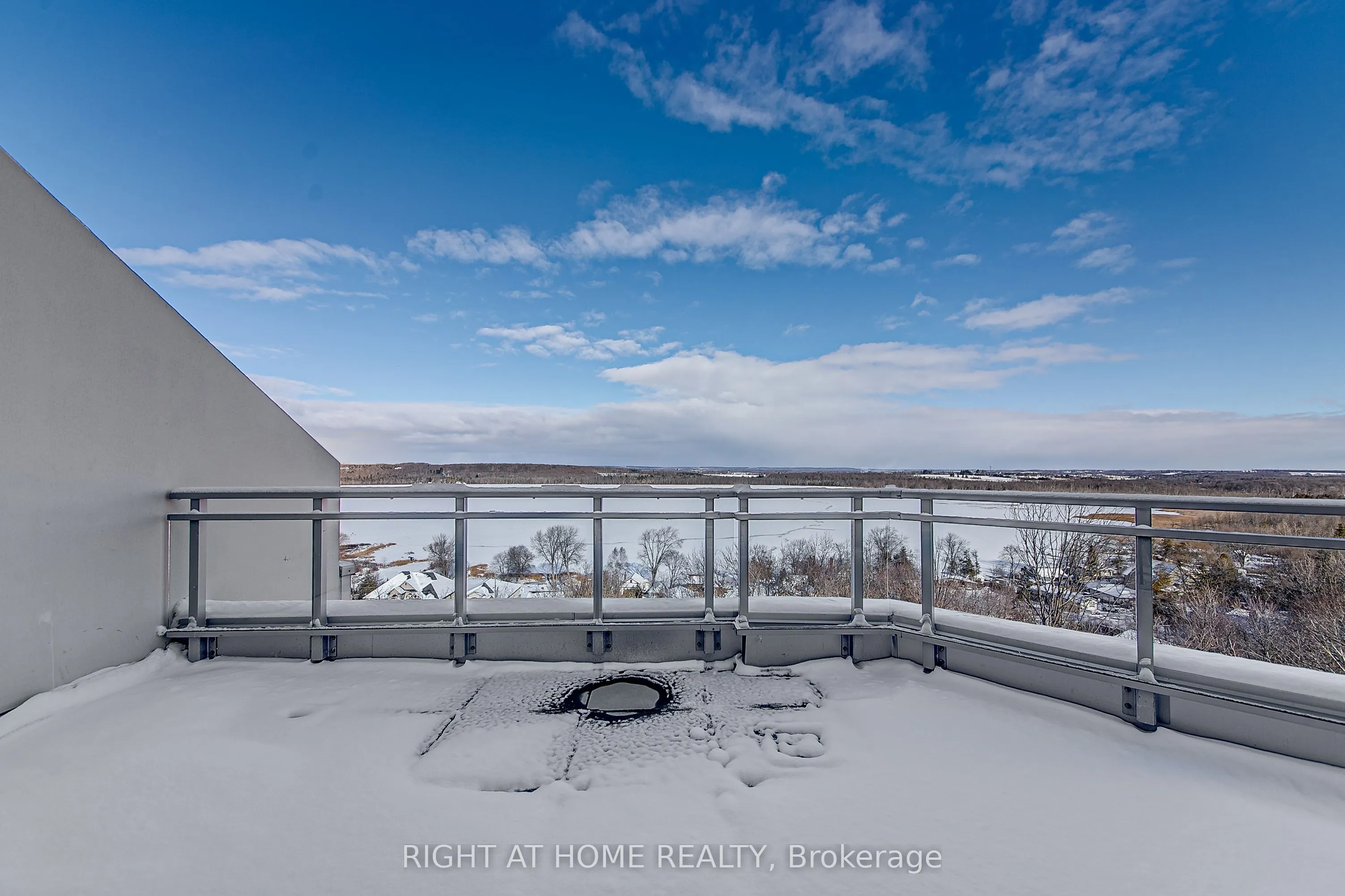 58 Lakeside Terrace, #1006