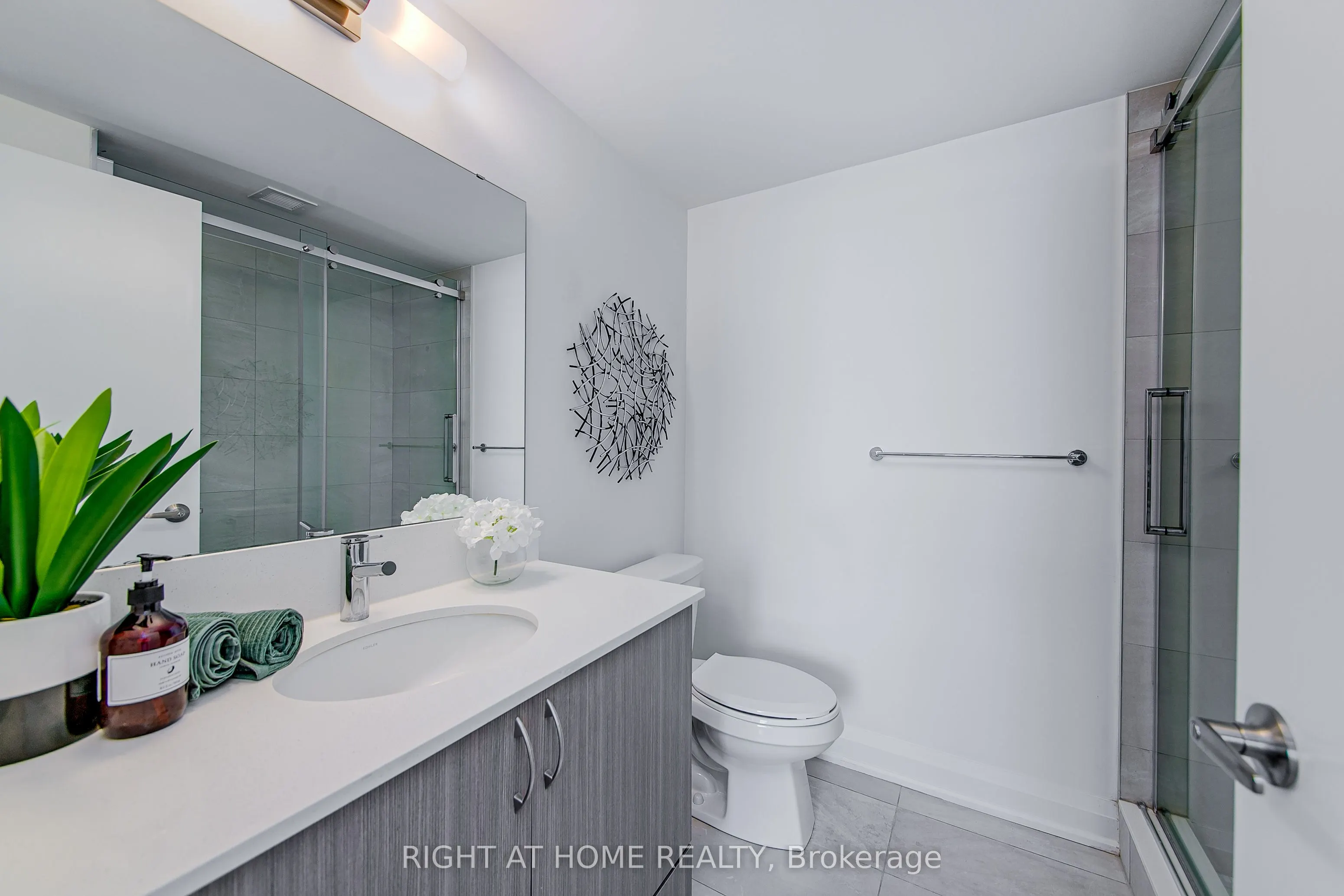 58 Lakeside Terrace, #1006