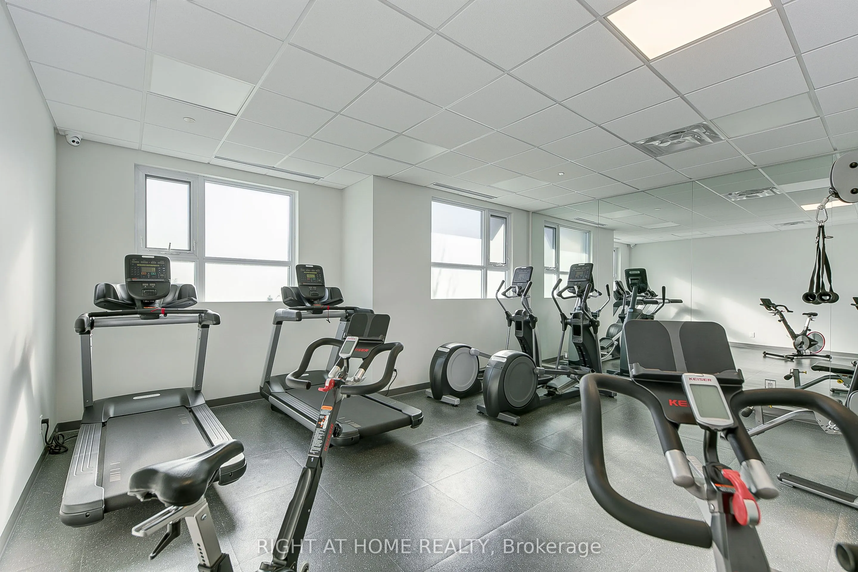 58 Lakeside Terrace, #1006