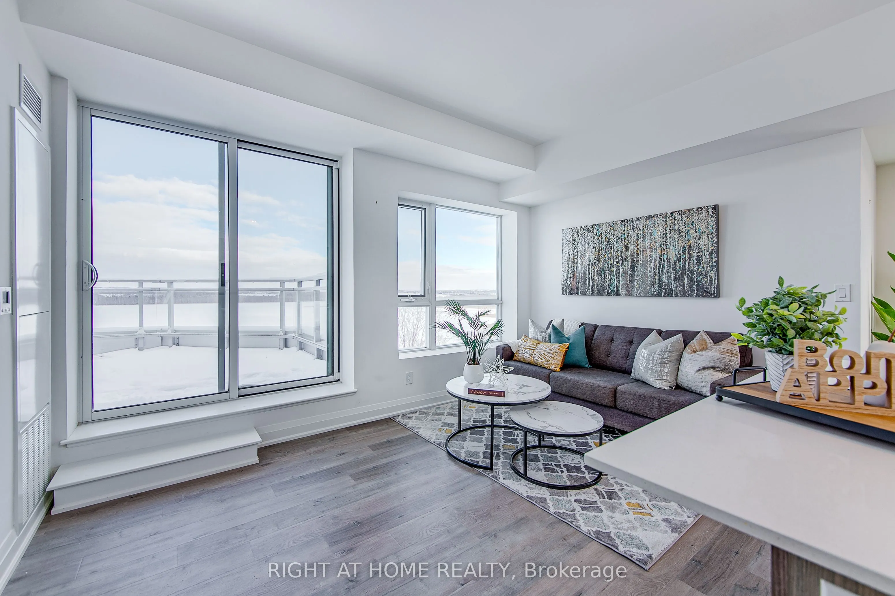 58 Lakeside Terrace, #1006