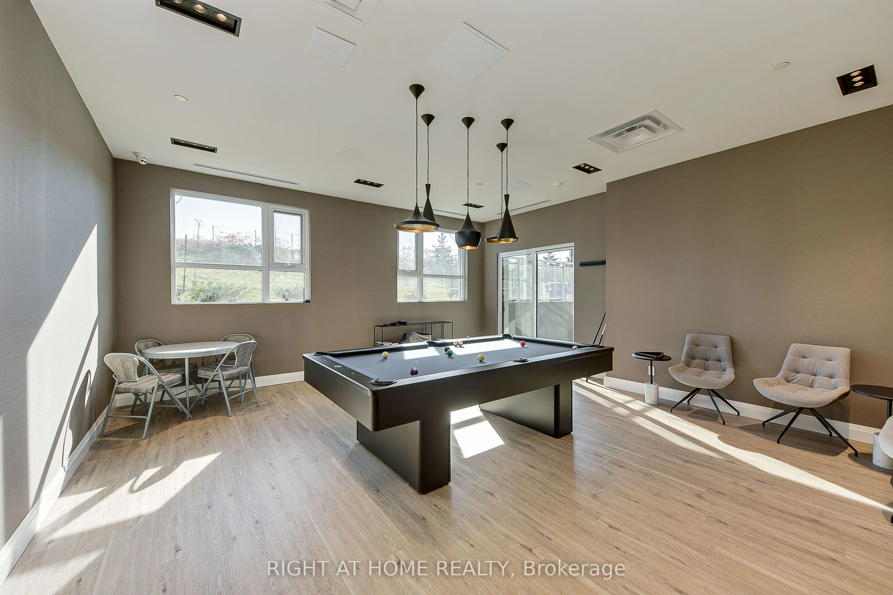 58 Lakeside Terrace, #1006