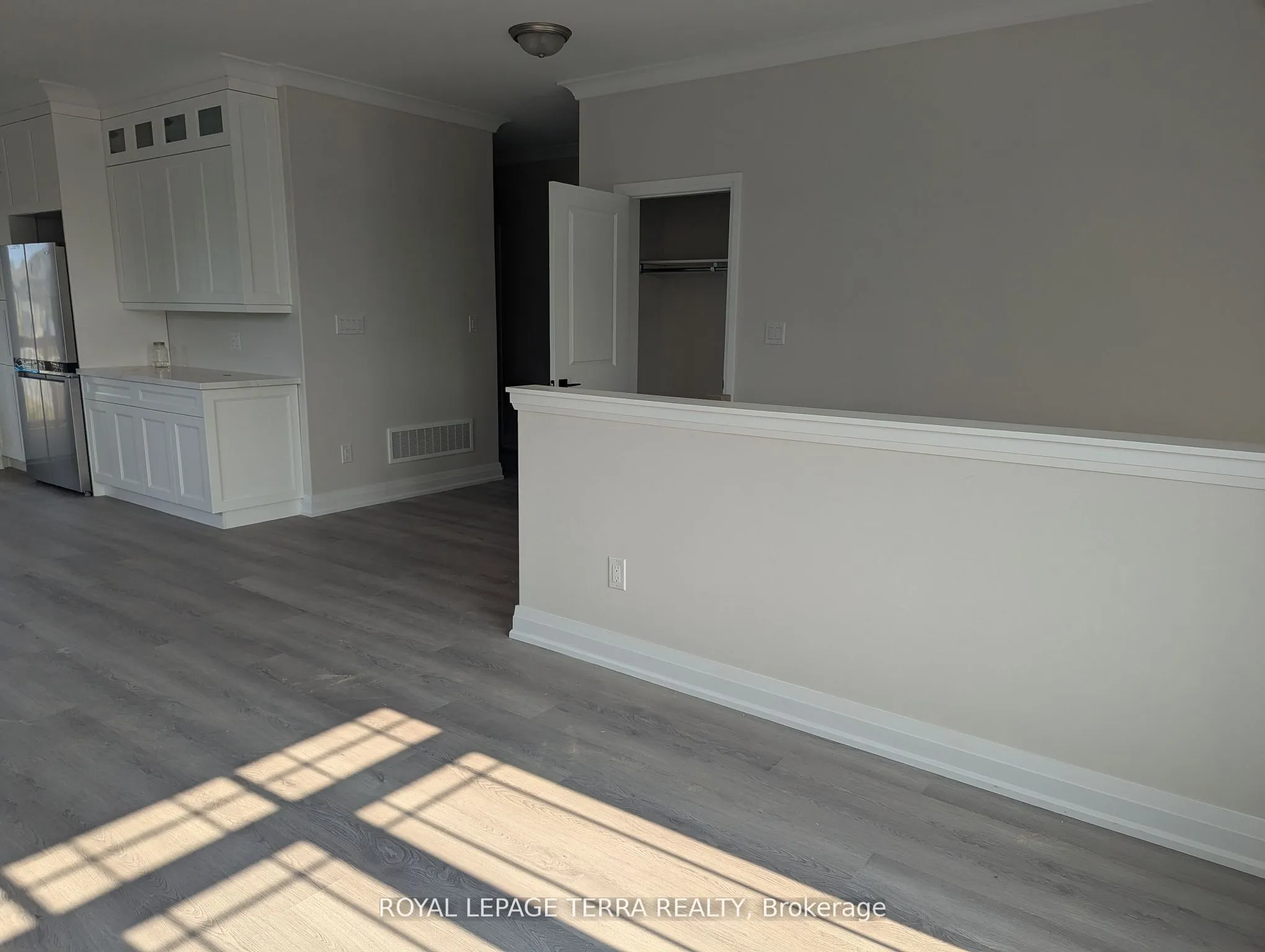2 Joanne Crescent N