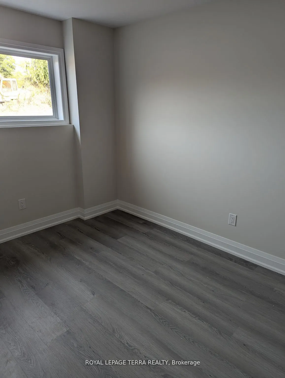 2 Joanne Crescent N