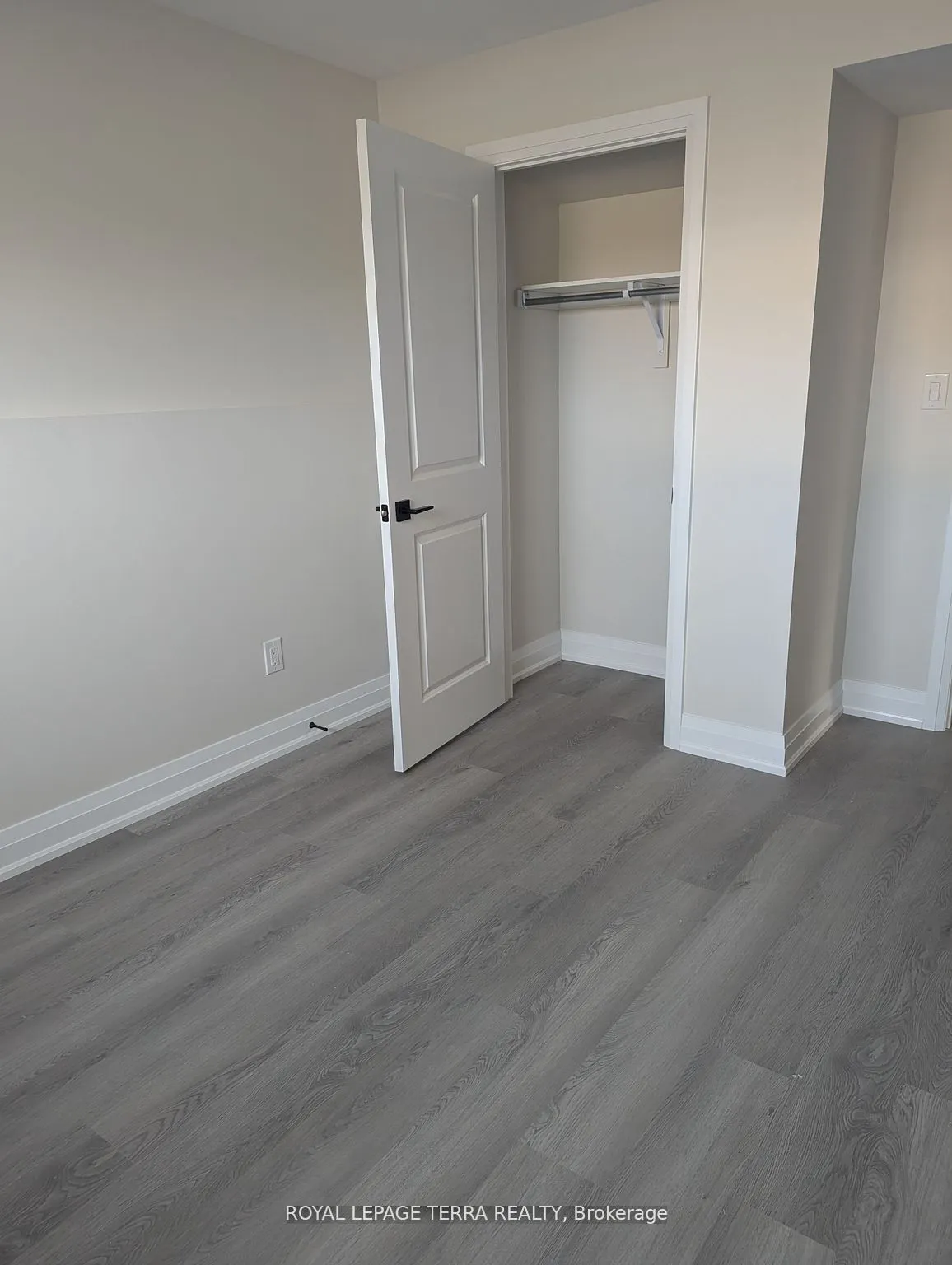 2 Joanne Crescent N