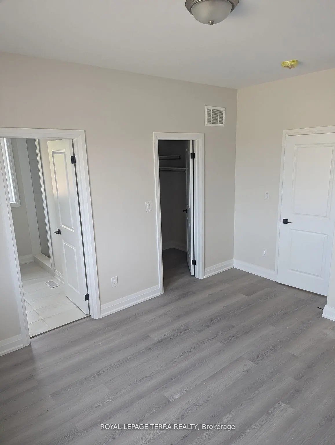 2 Joanne Crescent N