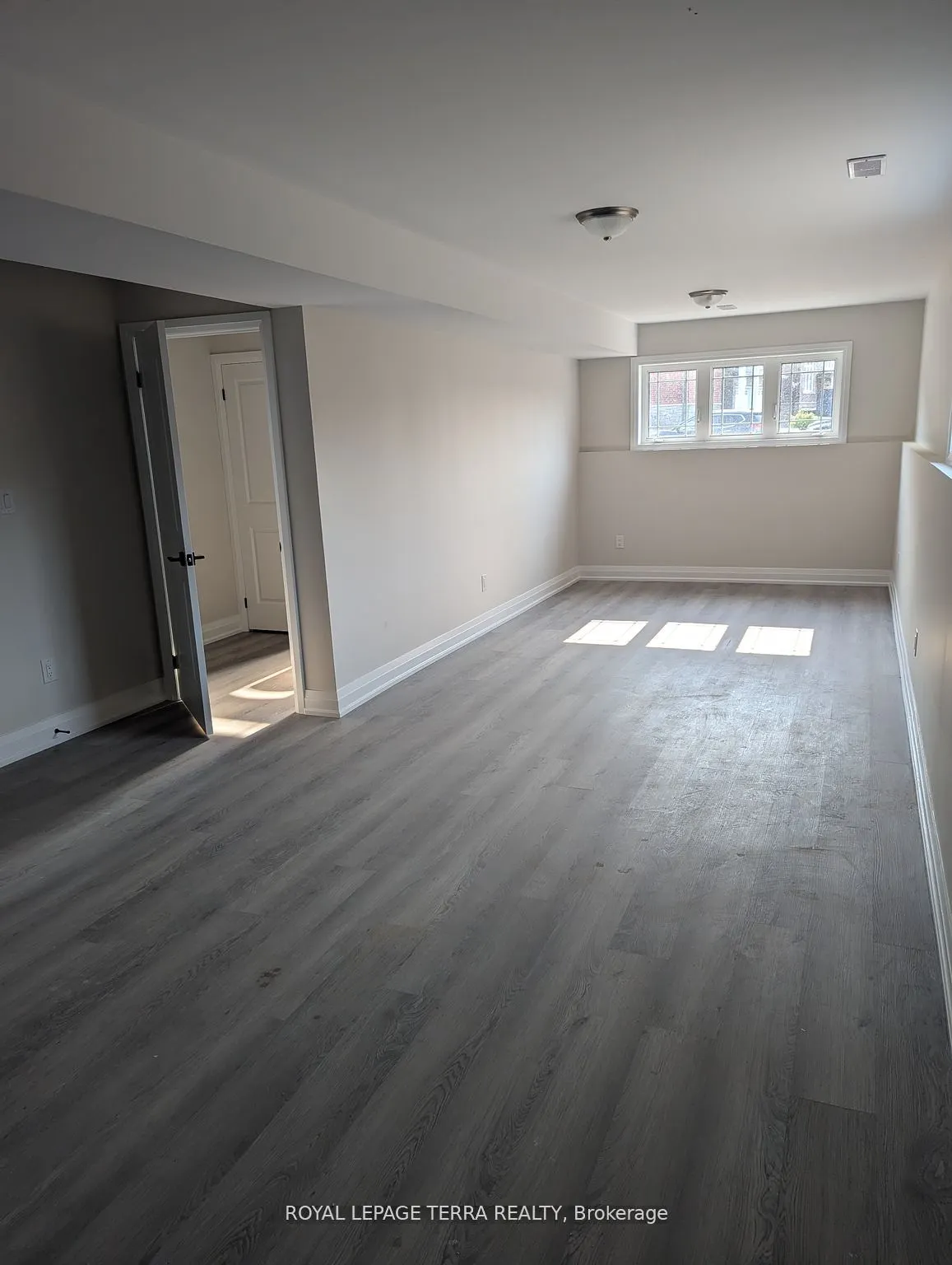 2 Joanne Crescent N