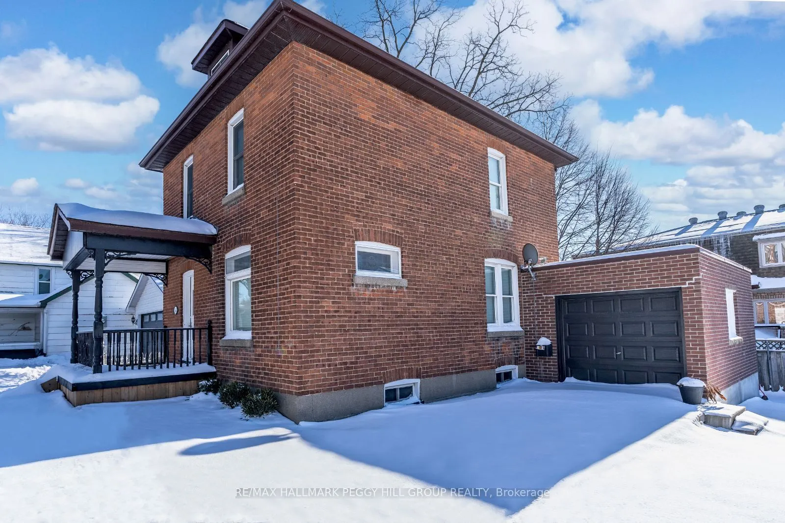 243 Dunlop Street E