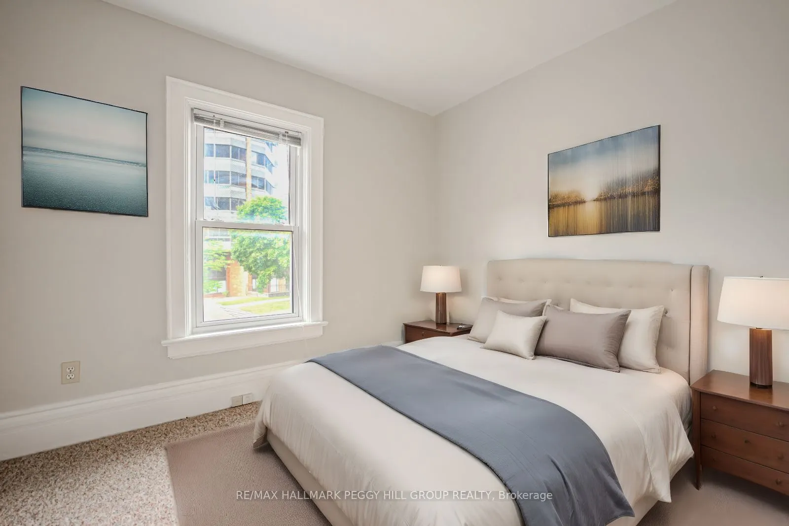 243 Dunlop Street E
