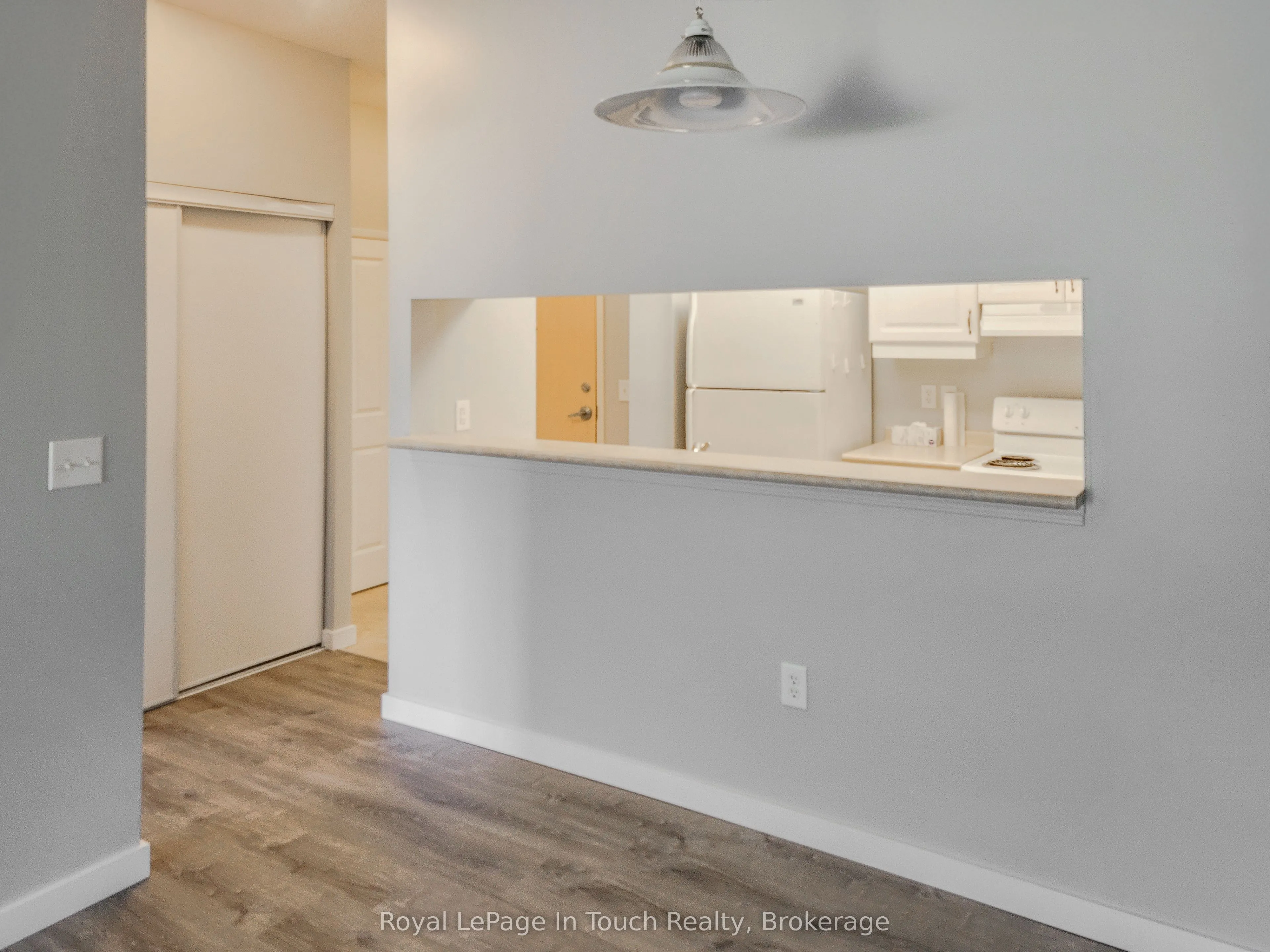 333 LAFONTAINE Road W #102