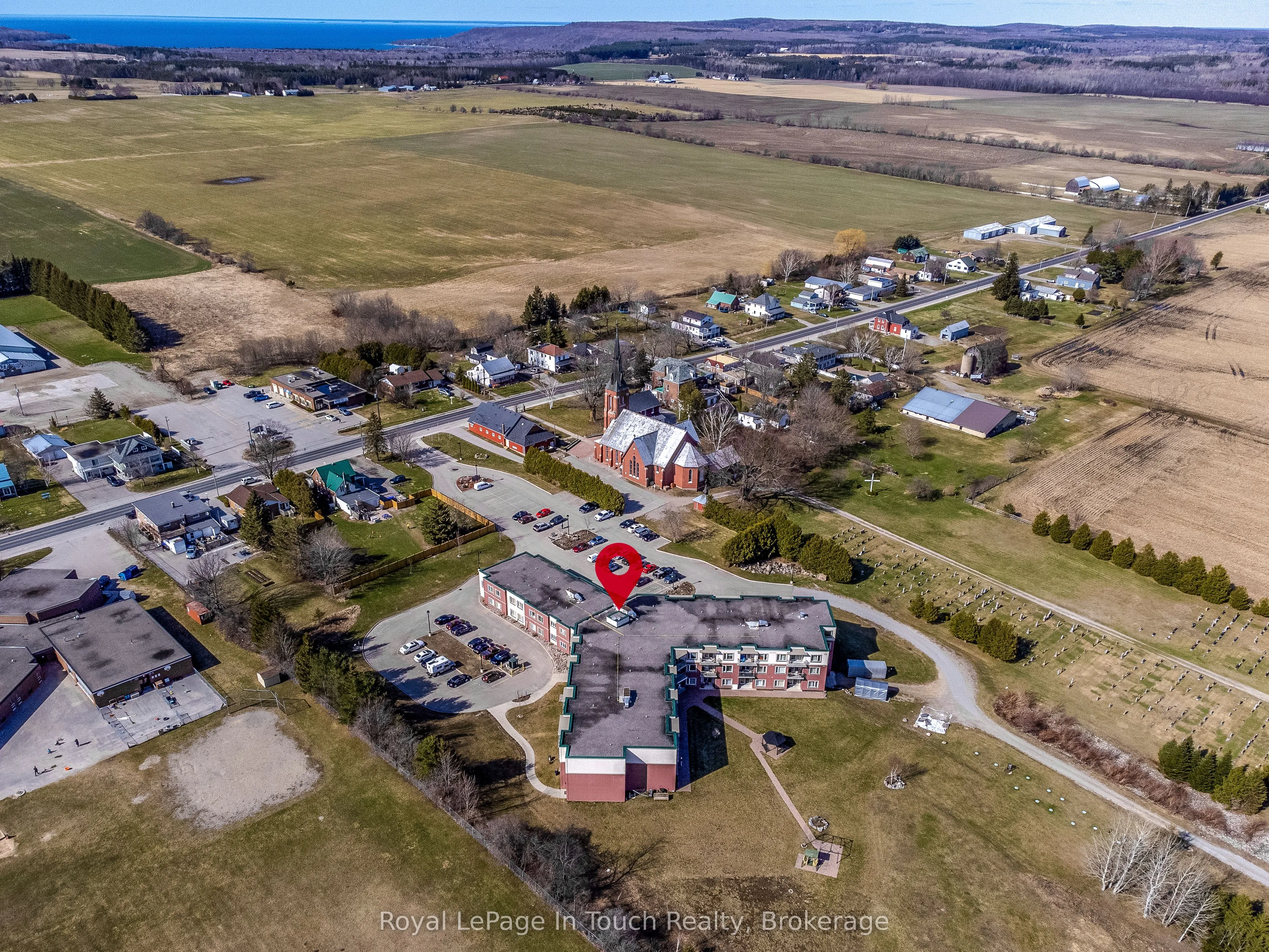 333 LAFONTAINE Road W #102