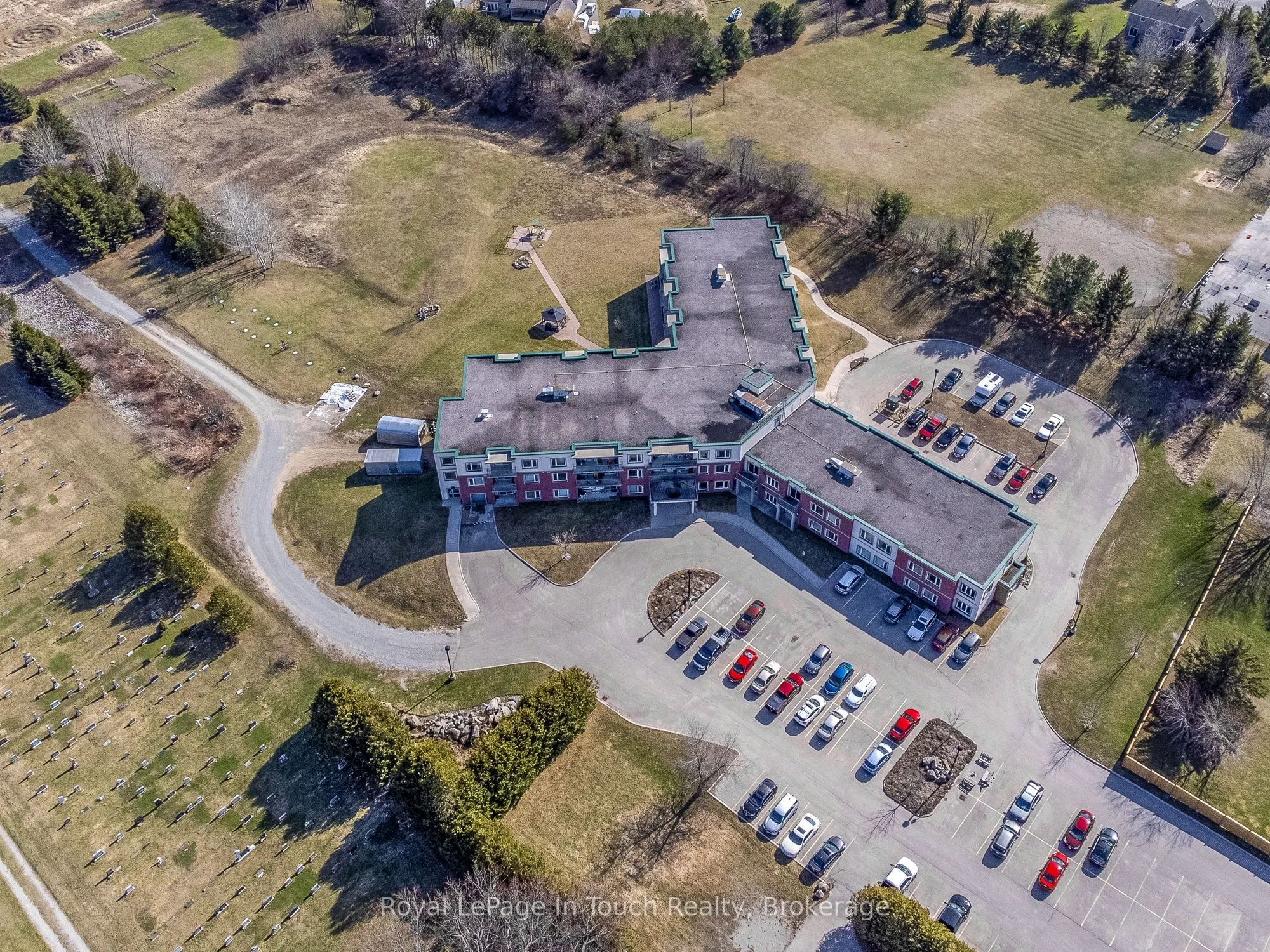 333 LAFONTAINE Road W #102
