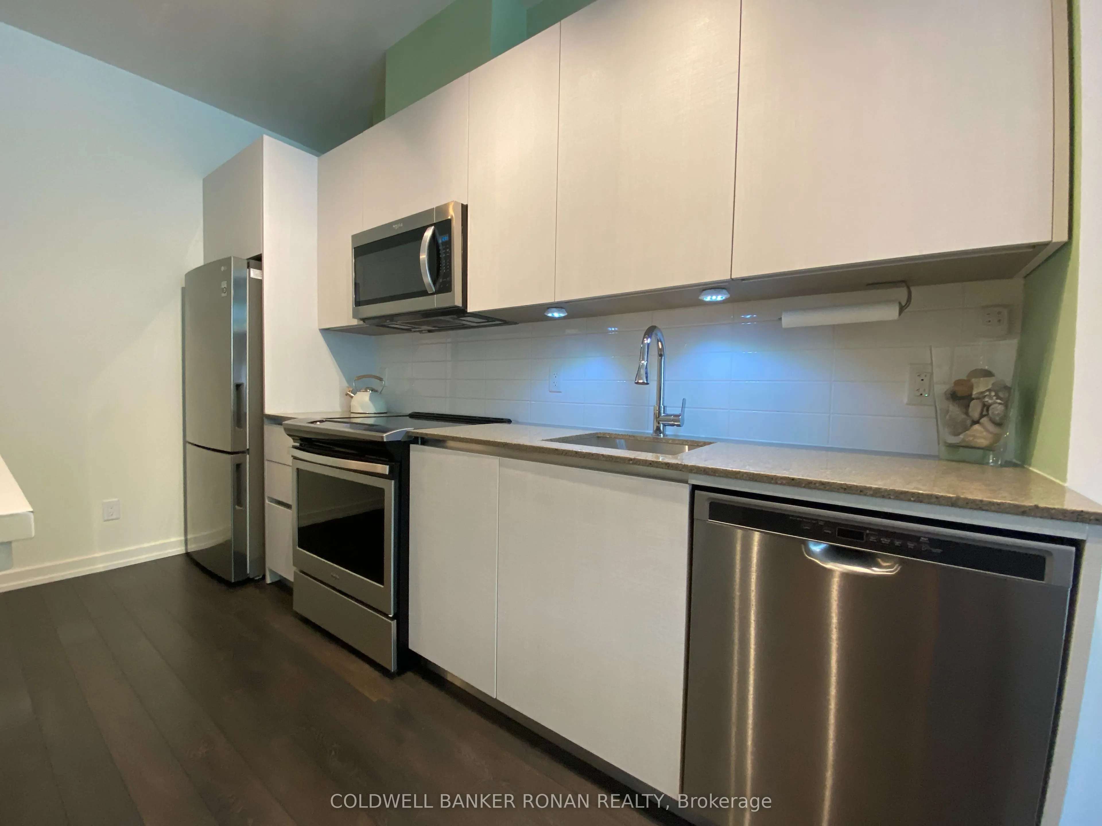 21 Matchedash Street S, #208