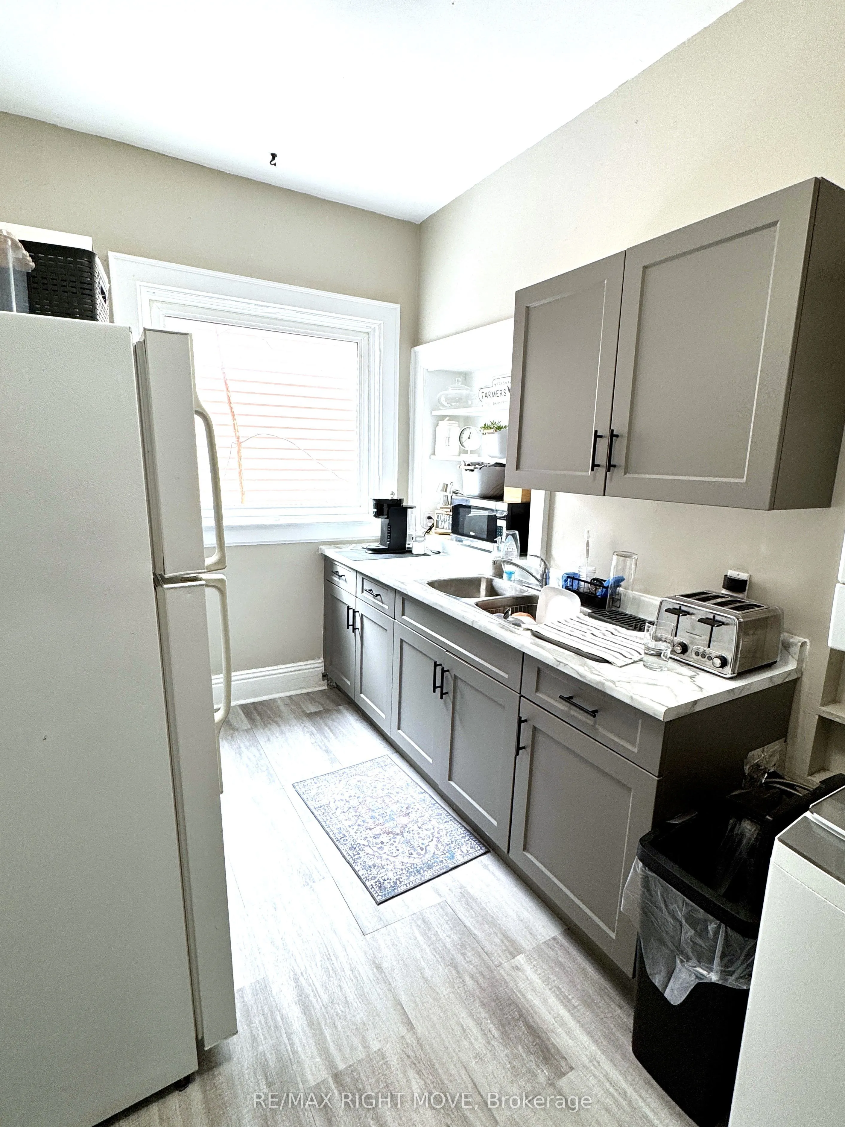 264 Mississaga Street W