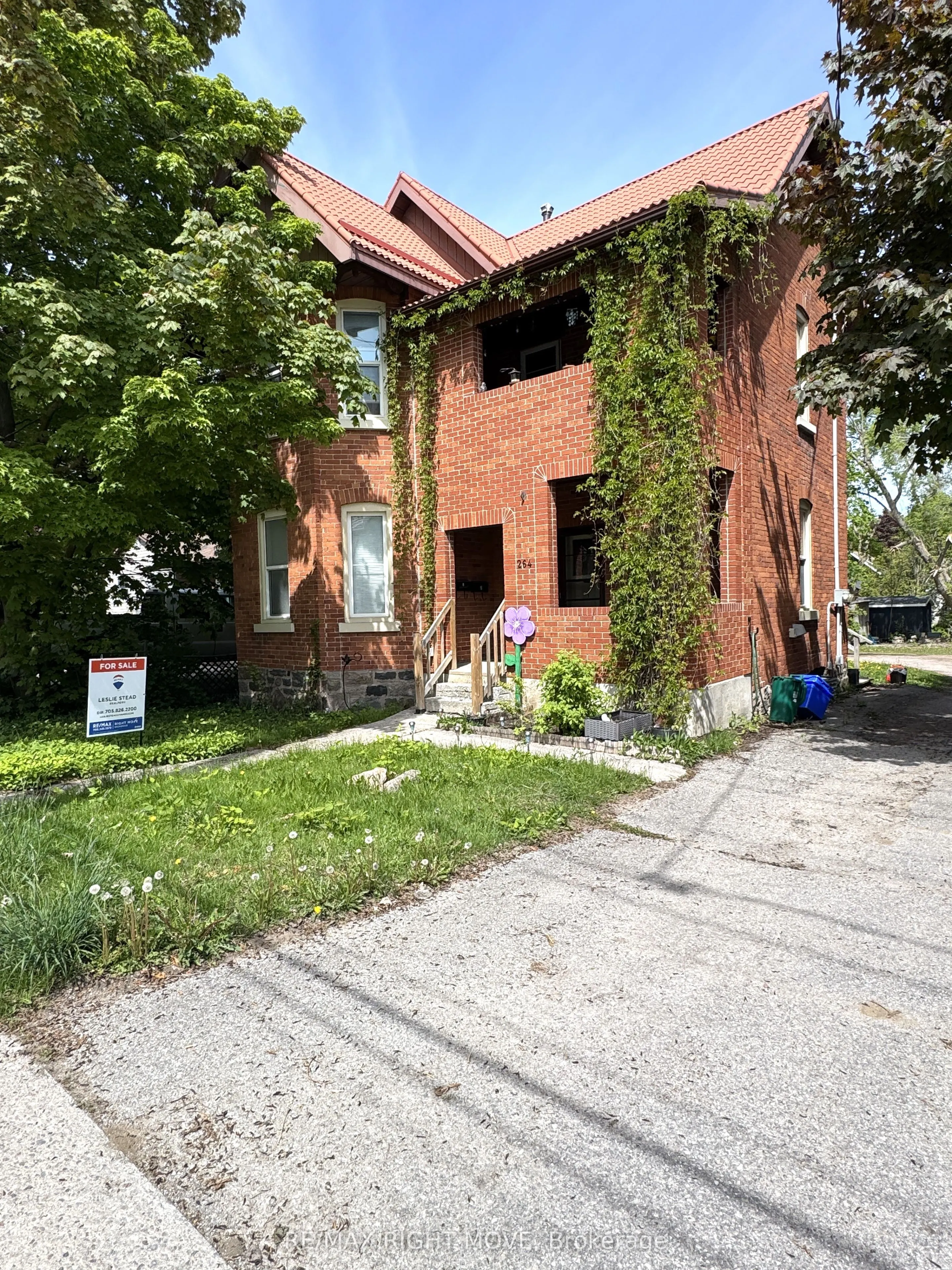 264 Mississaga Street W