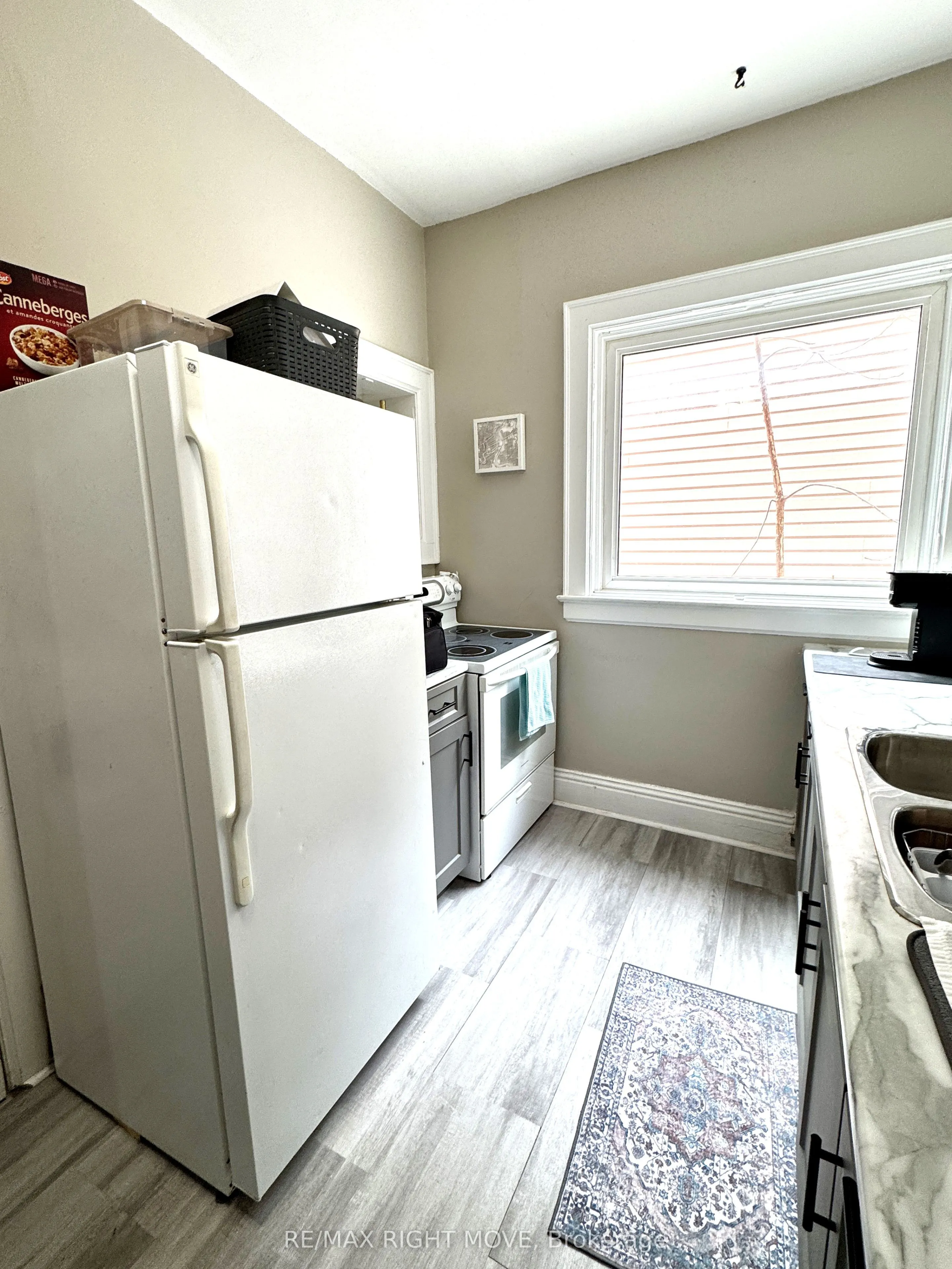 264 Mississaga Street W