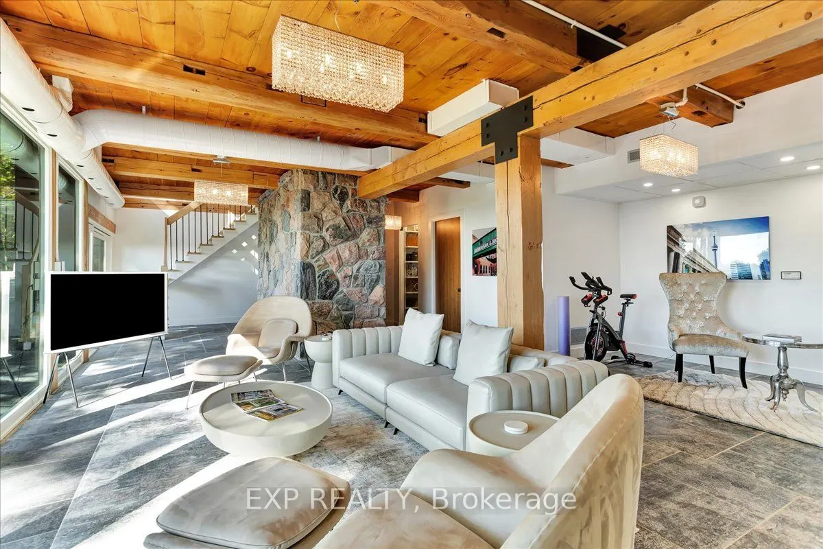 11 Crestwood Drive