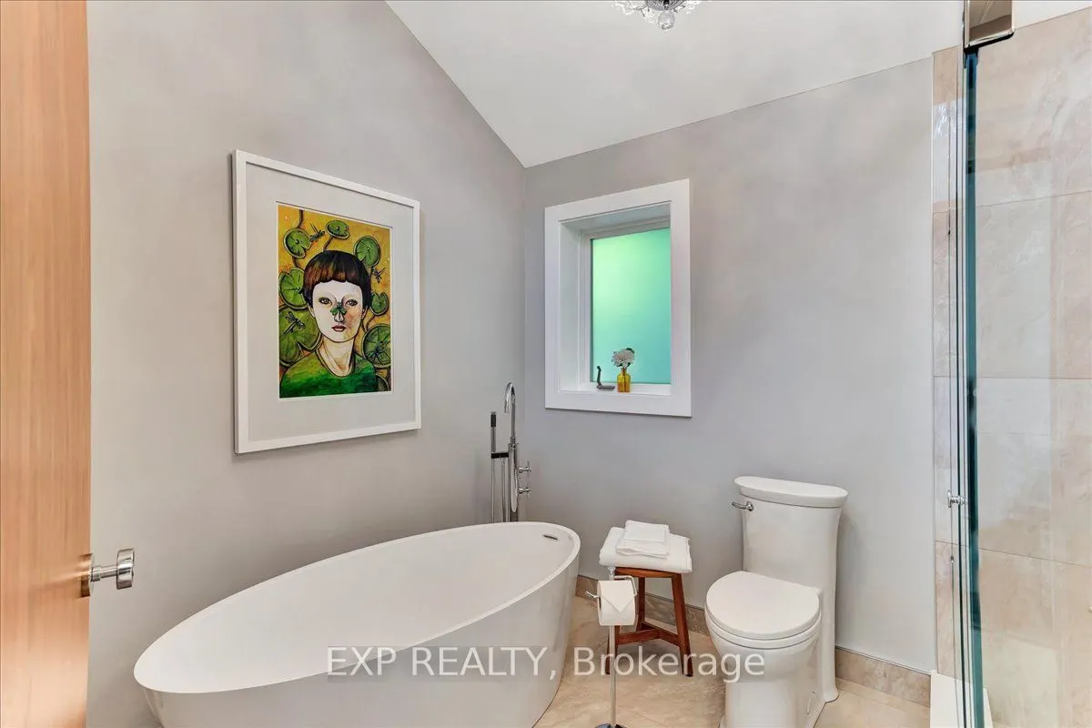 11 Crestwood Drive
