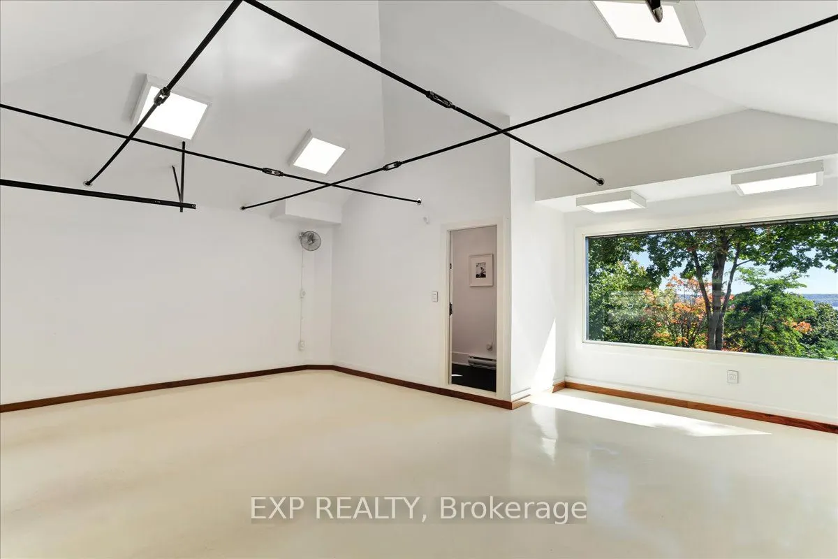 11 Crestwood Drive