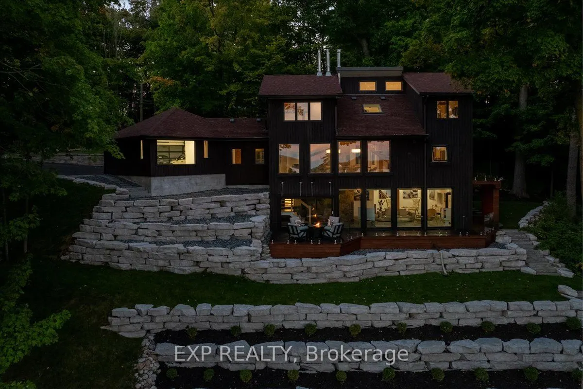 11 Crestwood Drive