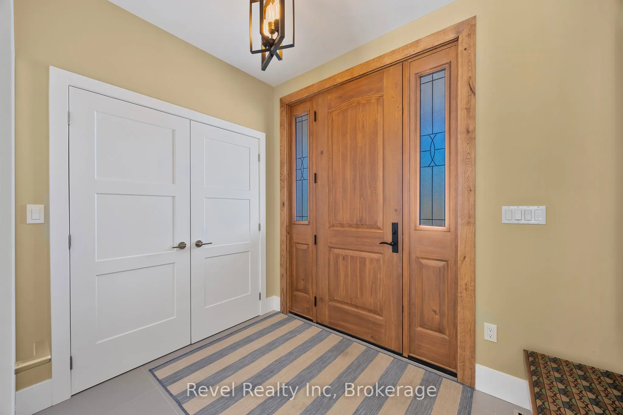 15 Stoney Road