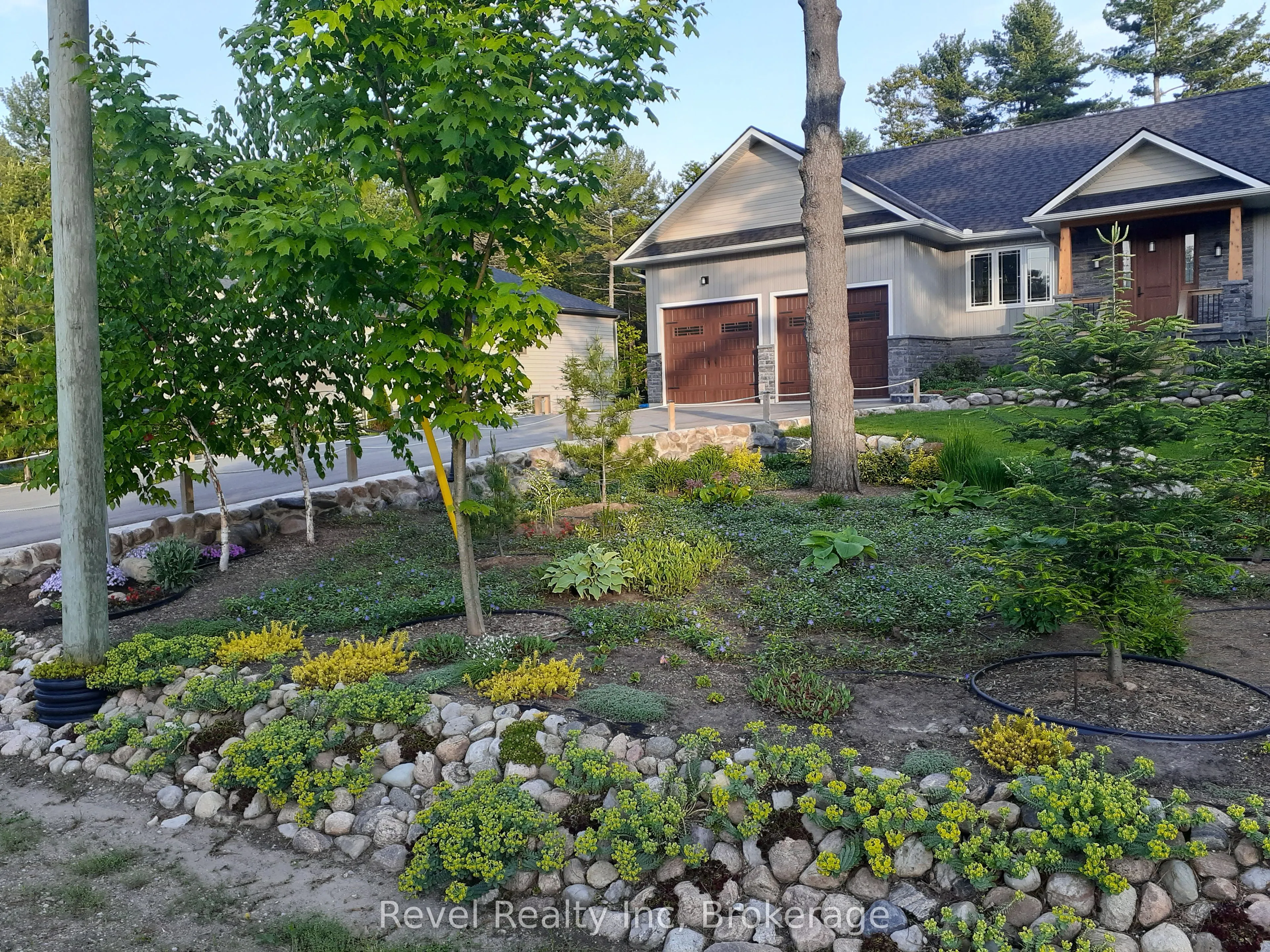 15 Stoney Road