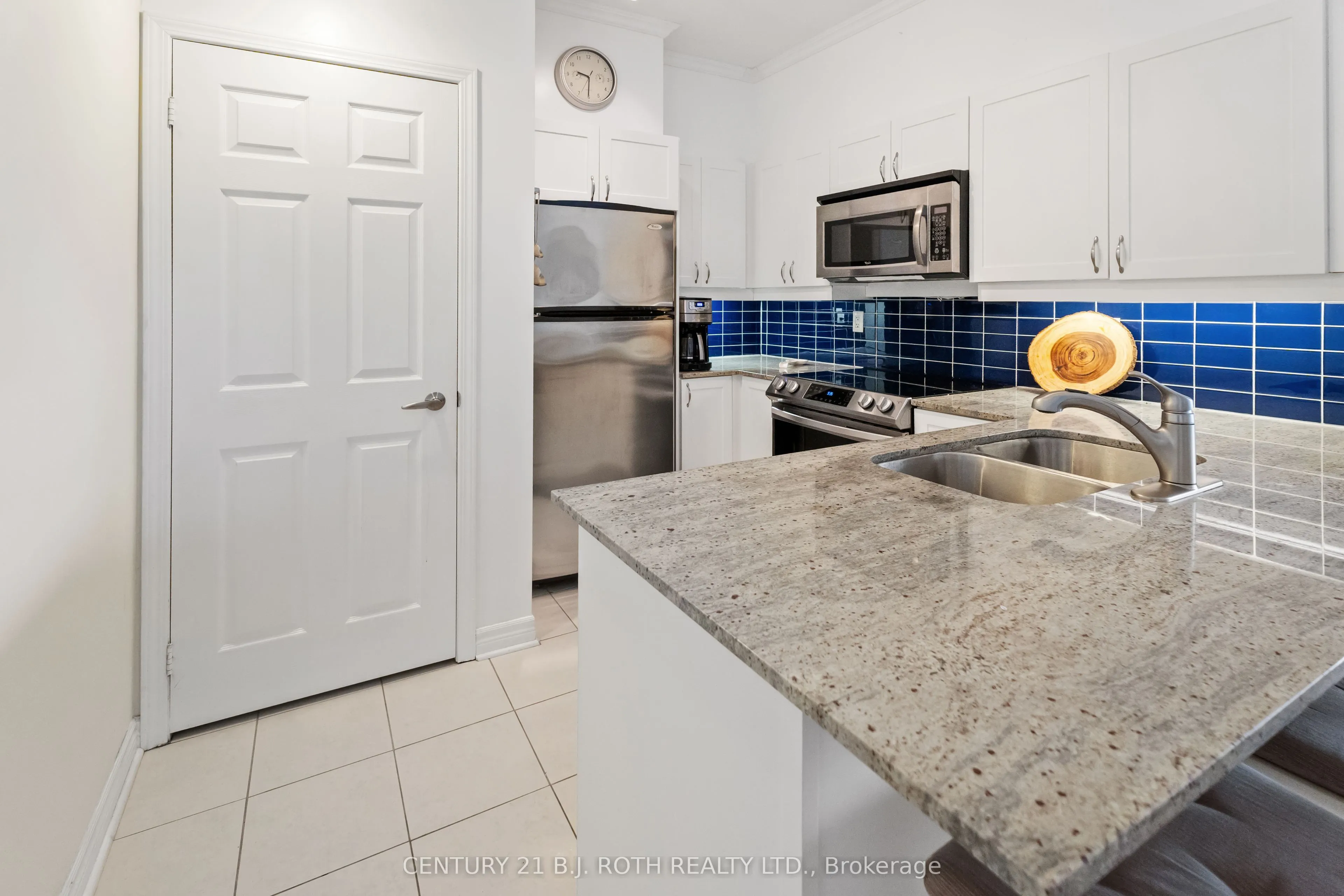 354 Atherley Road #211