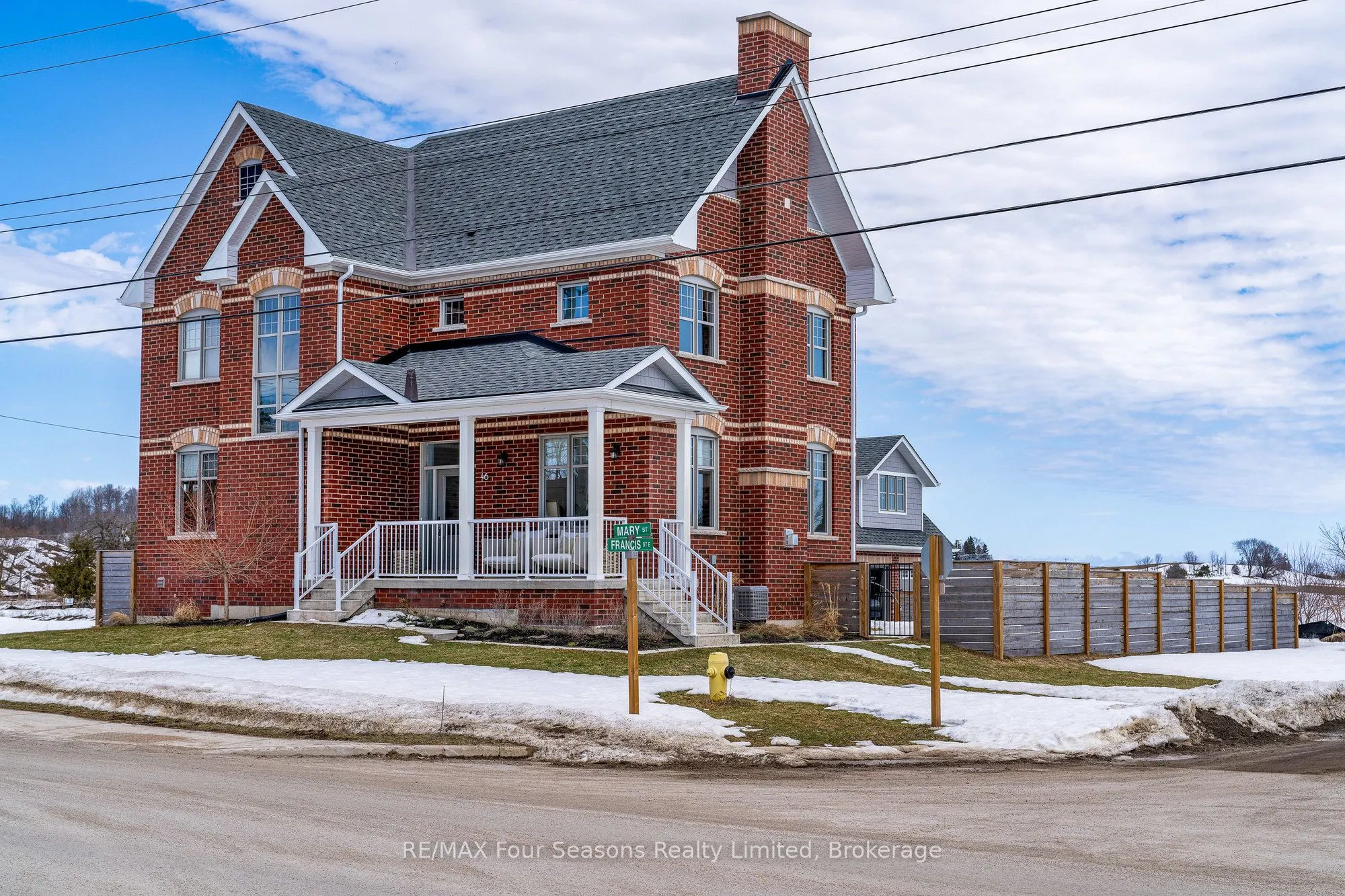46 Francis Street E