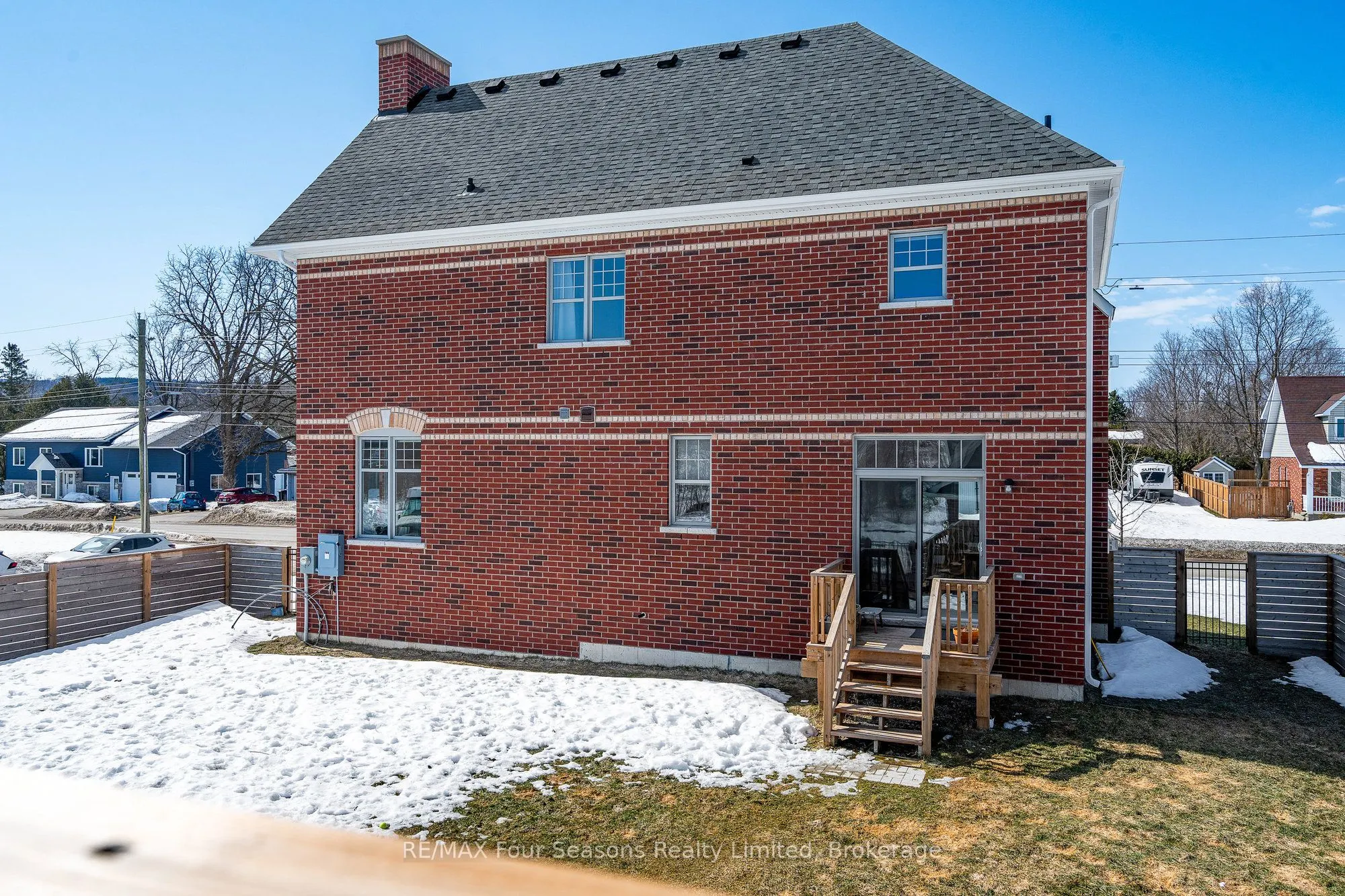 46 Francis Street E