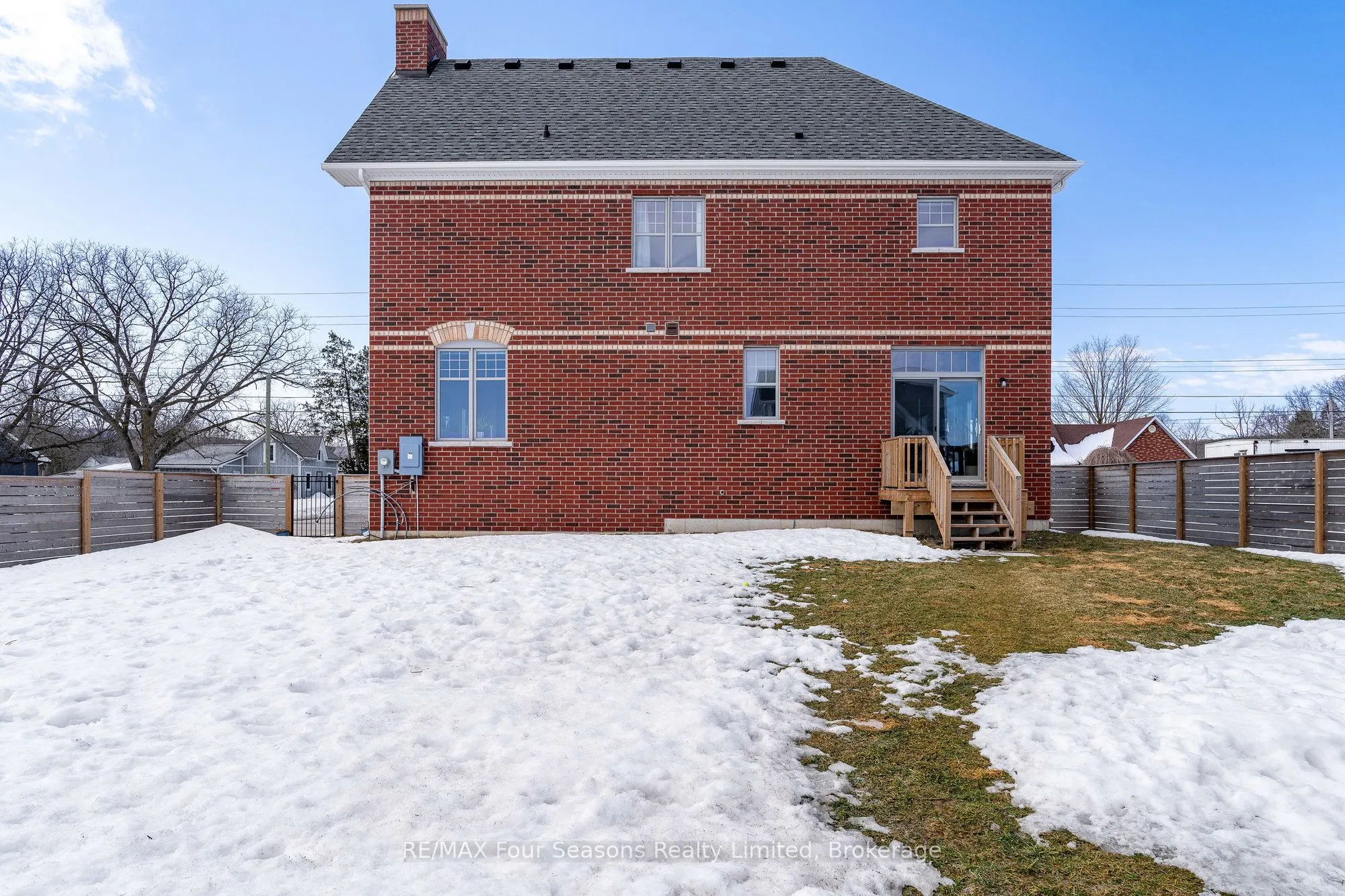 46 Francis Street E