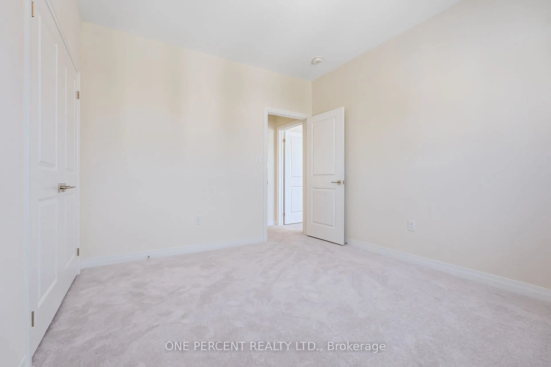 3769 Sunbank Crescent