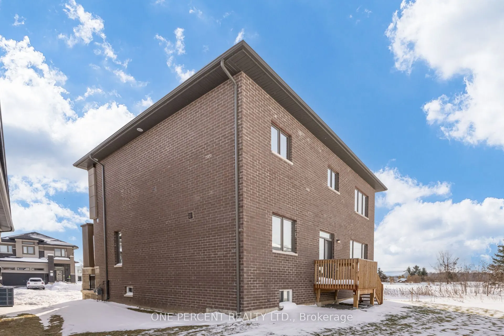 3769 Sunbank Crescent