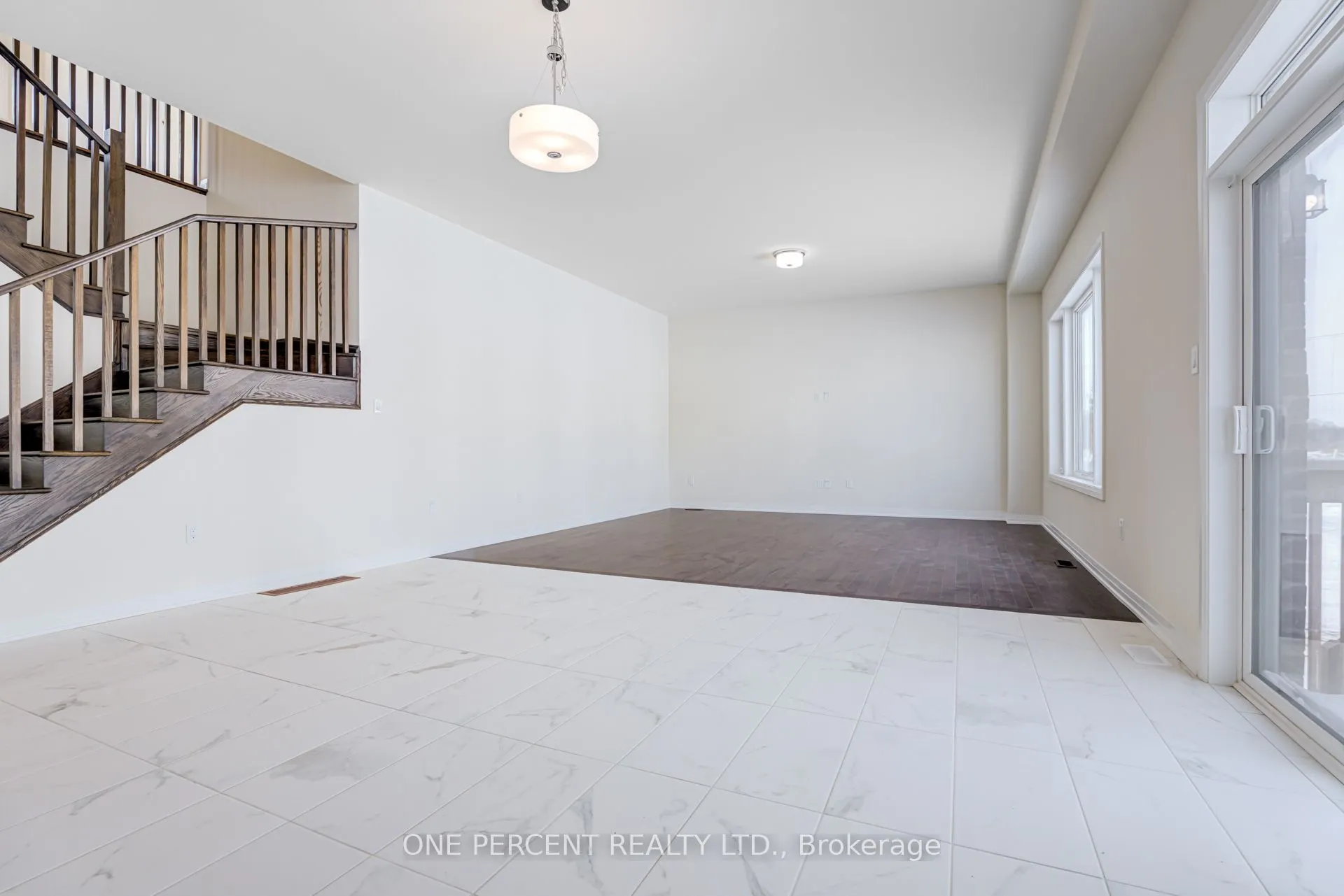 3769 Sunbank Crescent
