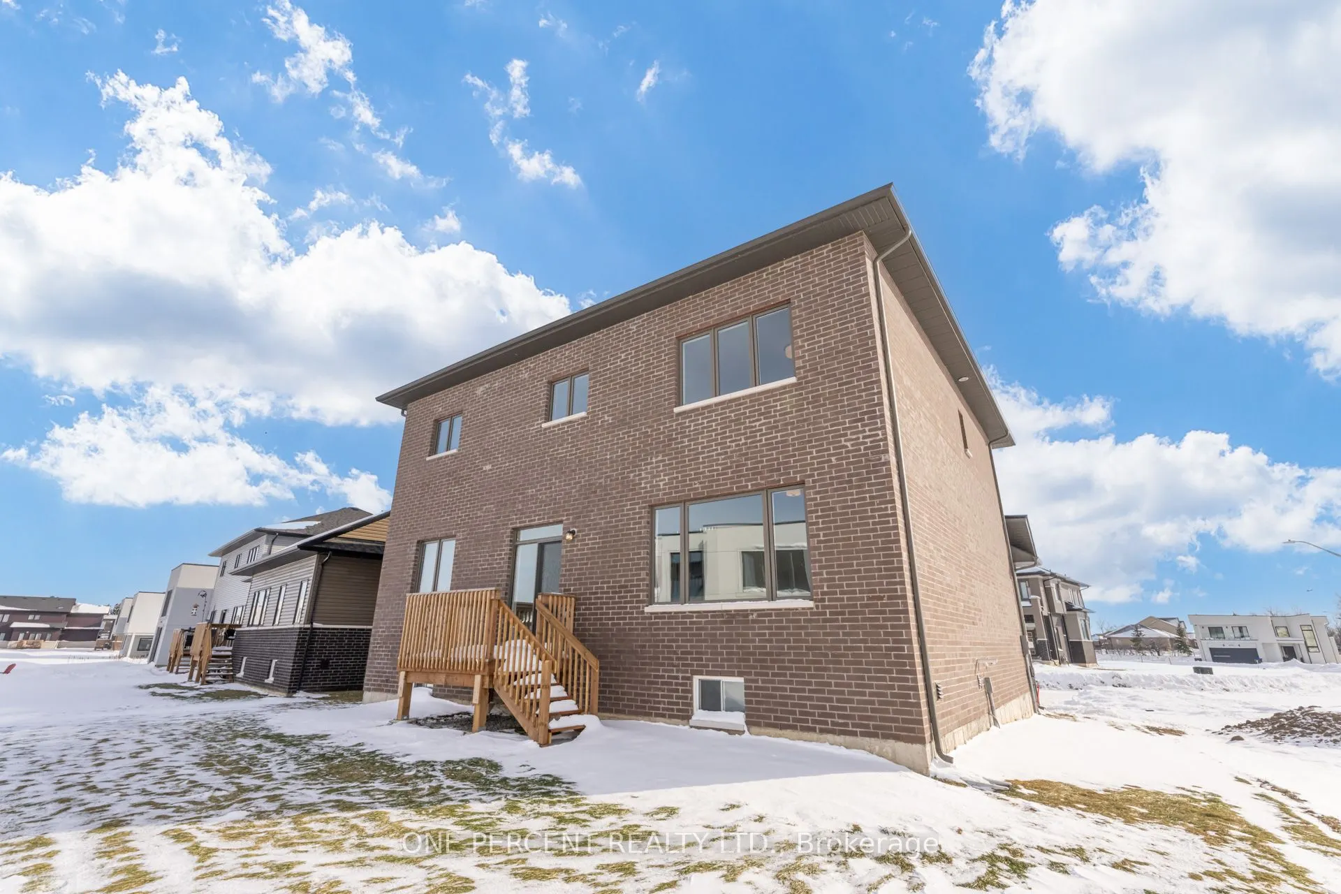 3769 Sunbank Crescent