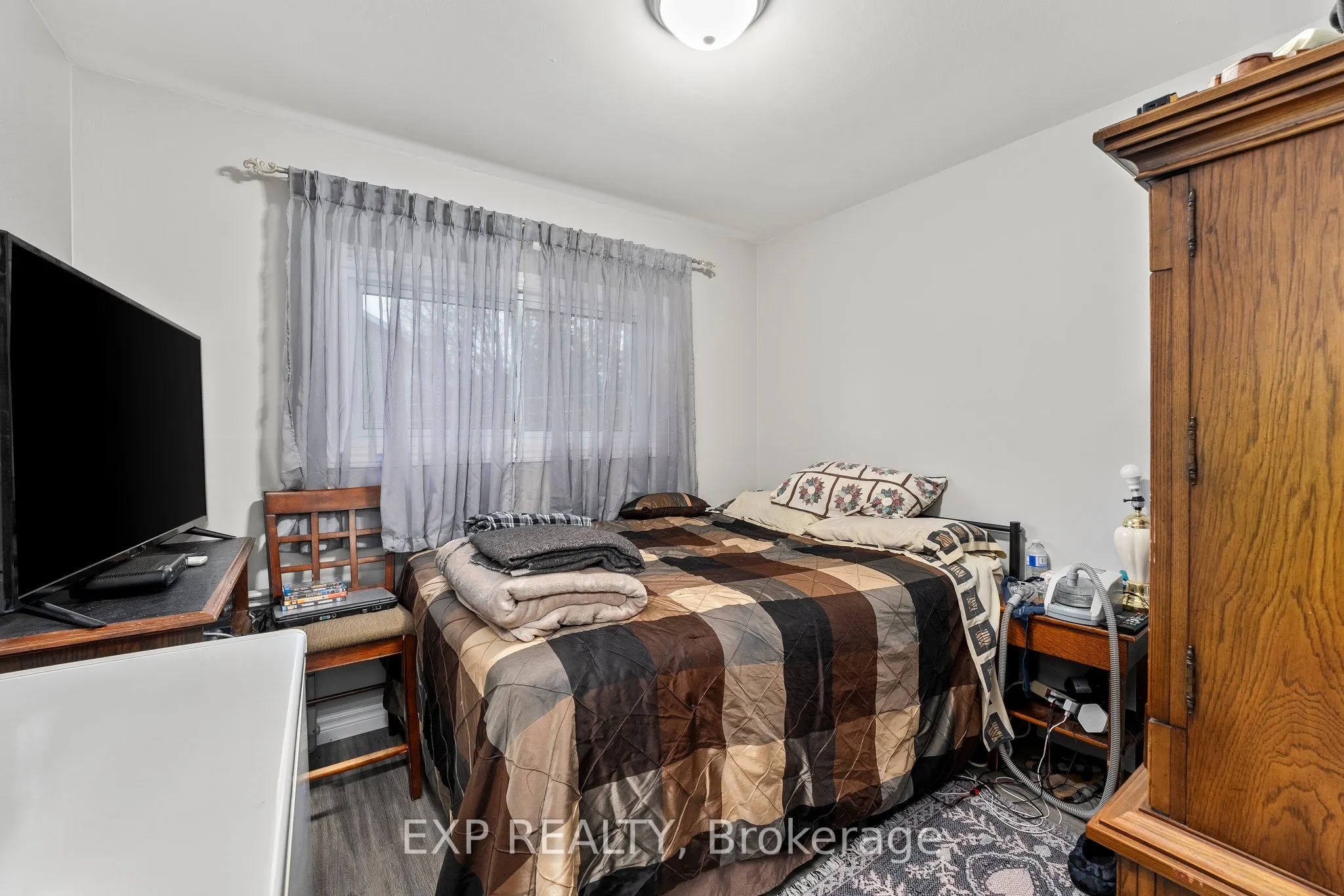 143 Westmount Drive N