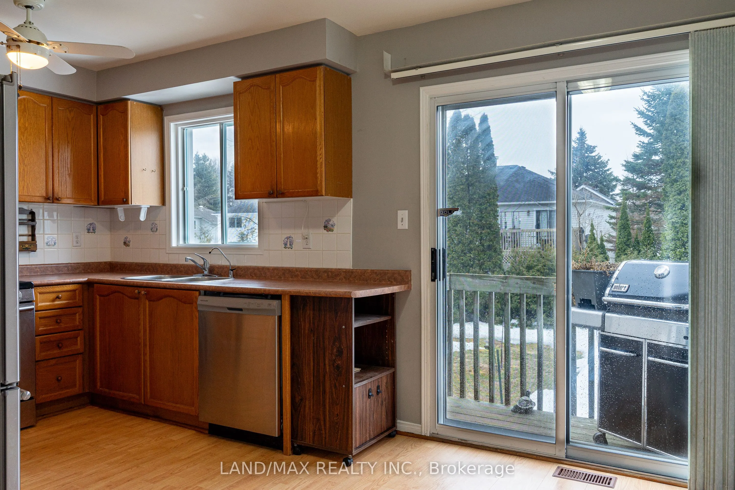 33 Evergreen Crescent