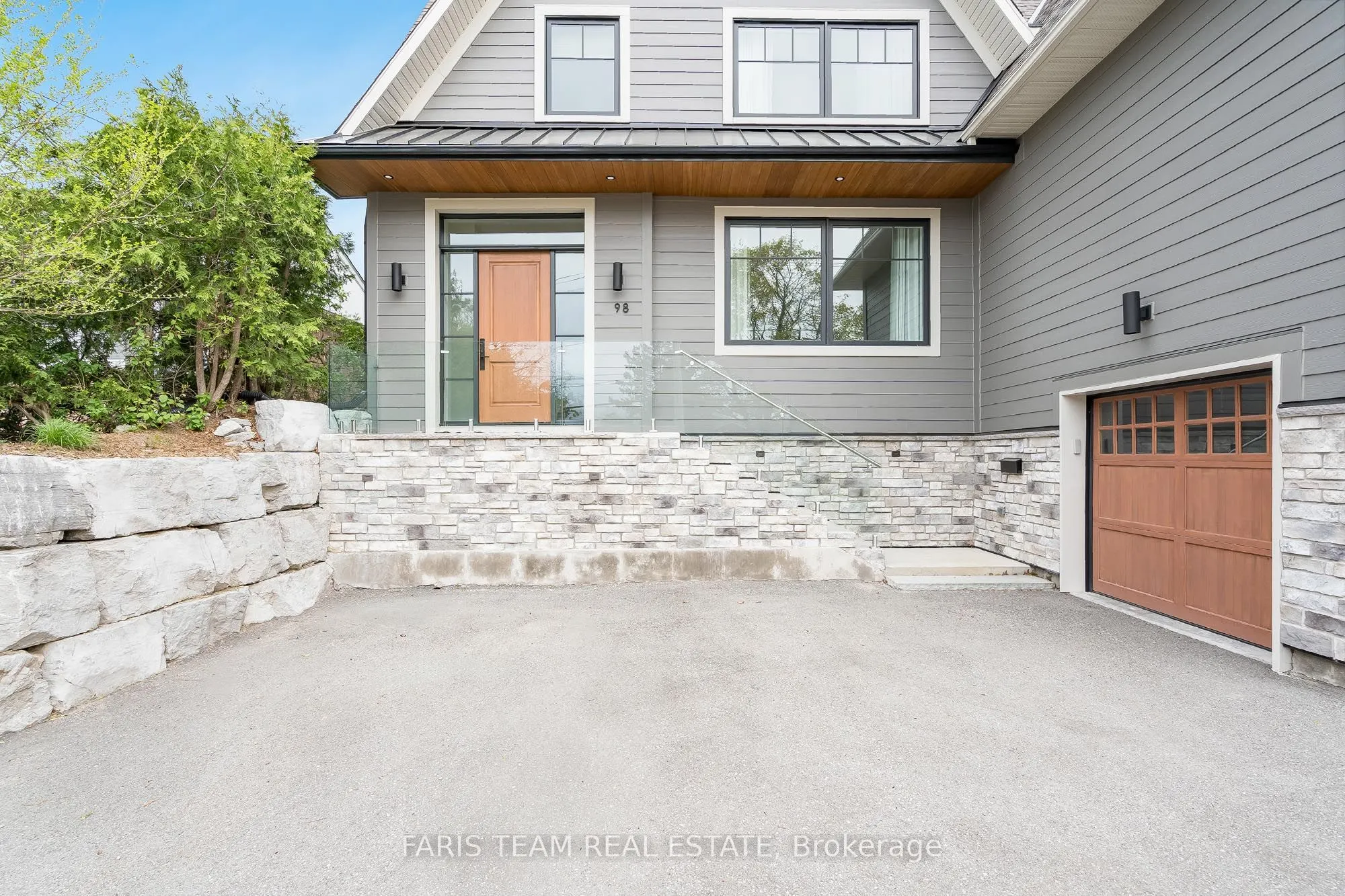 98 Shanty Bay Road