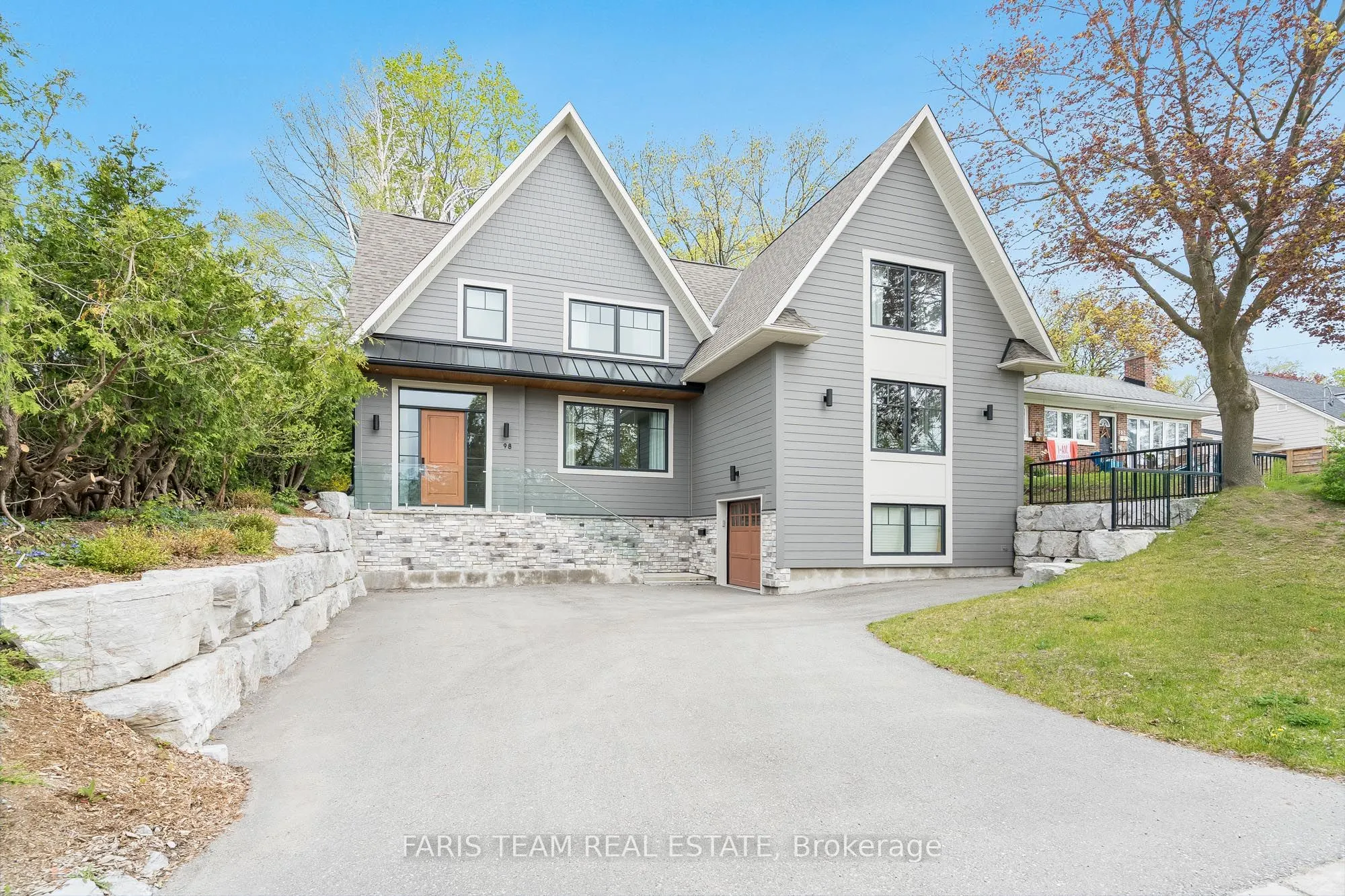 98 Shanty Bay Road
