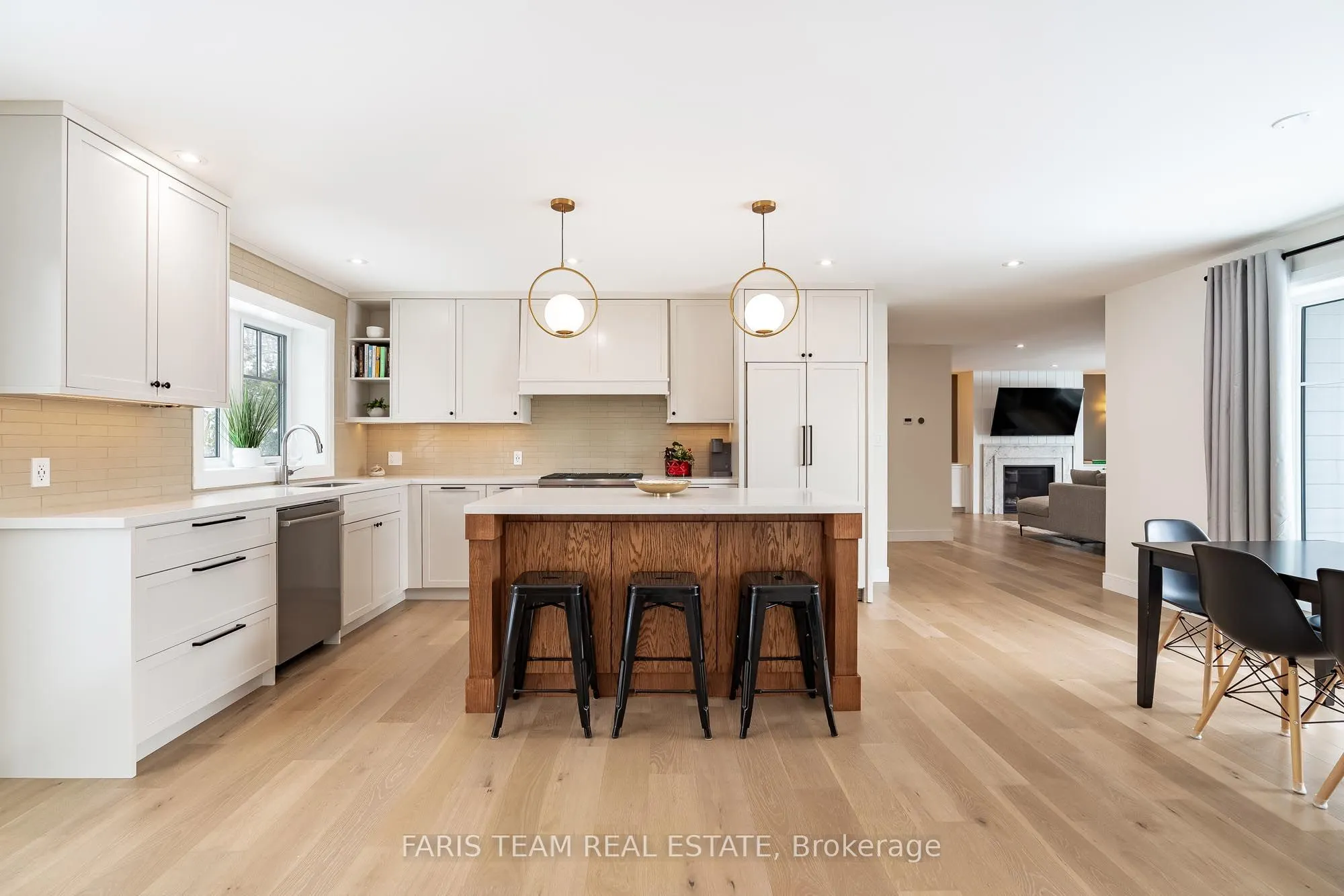 98 Shanty Bay Road
