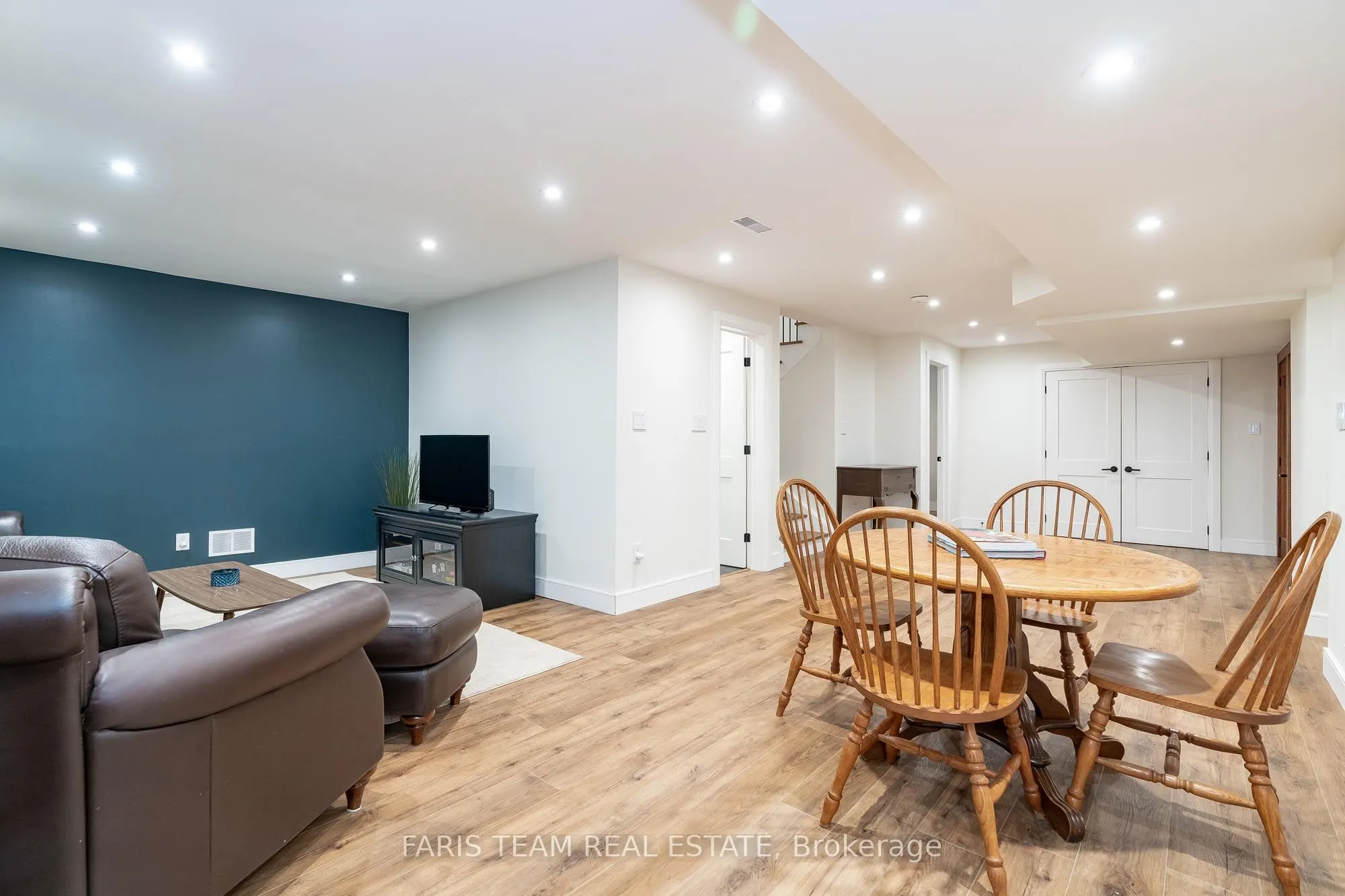98 Shanty Bay Road