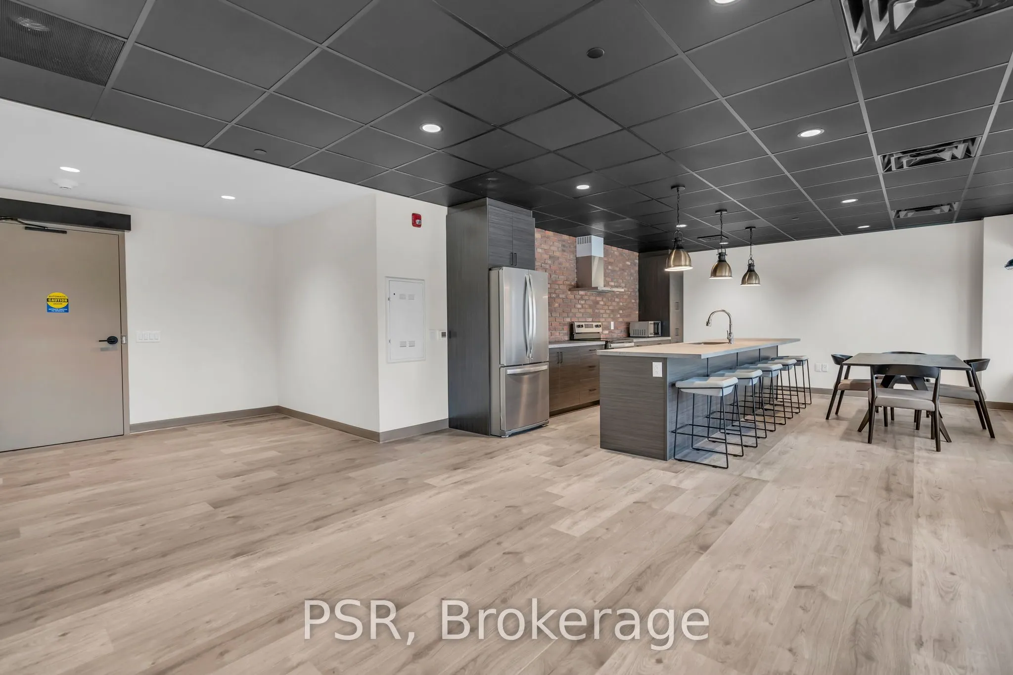 121 Mary Street, #309