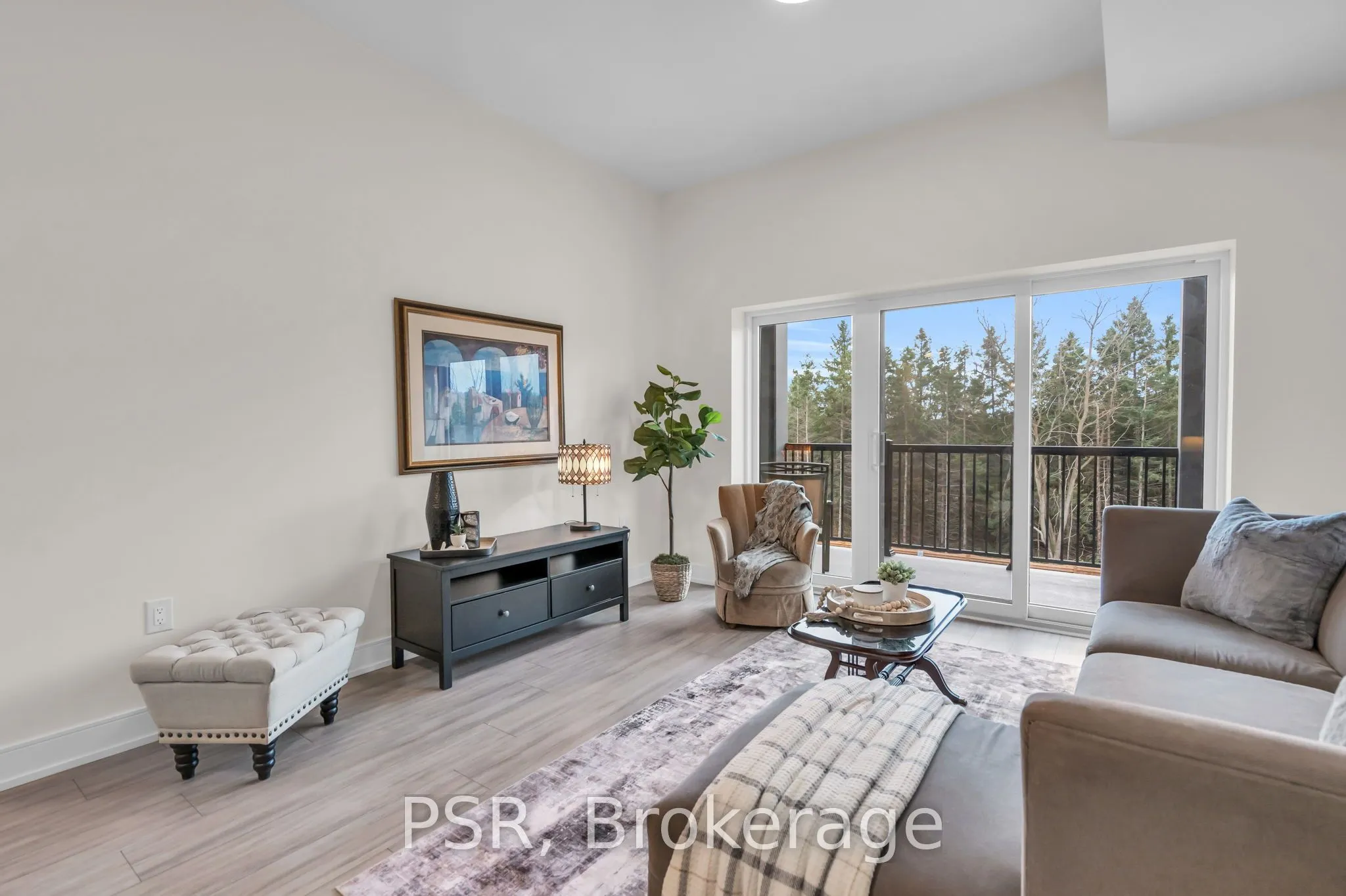 121 Mary Street, #309