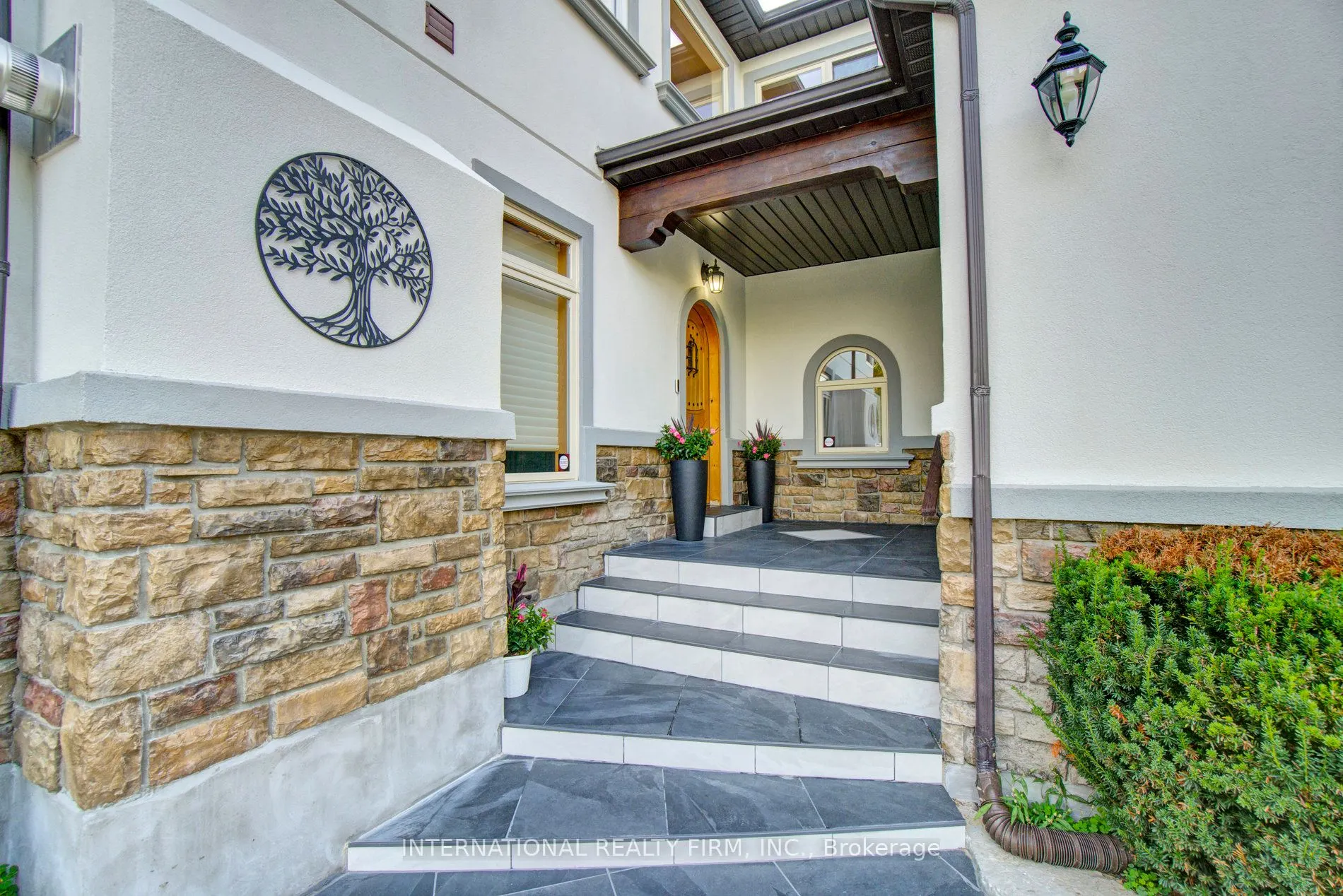 6 Pinehurst Lane
