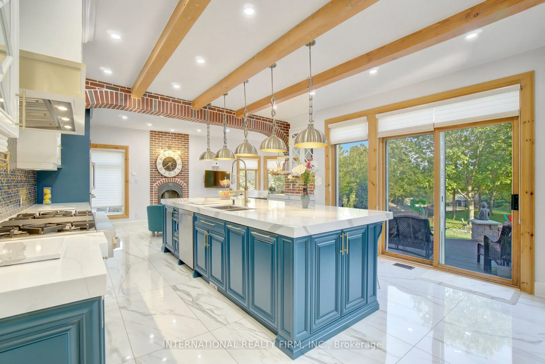6 Pinehurst Lane