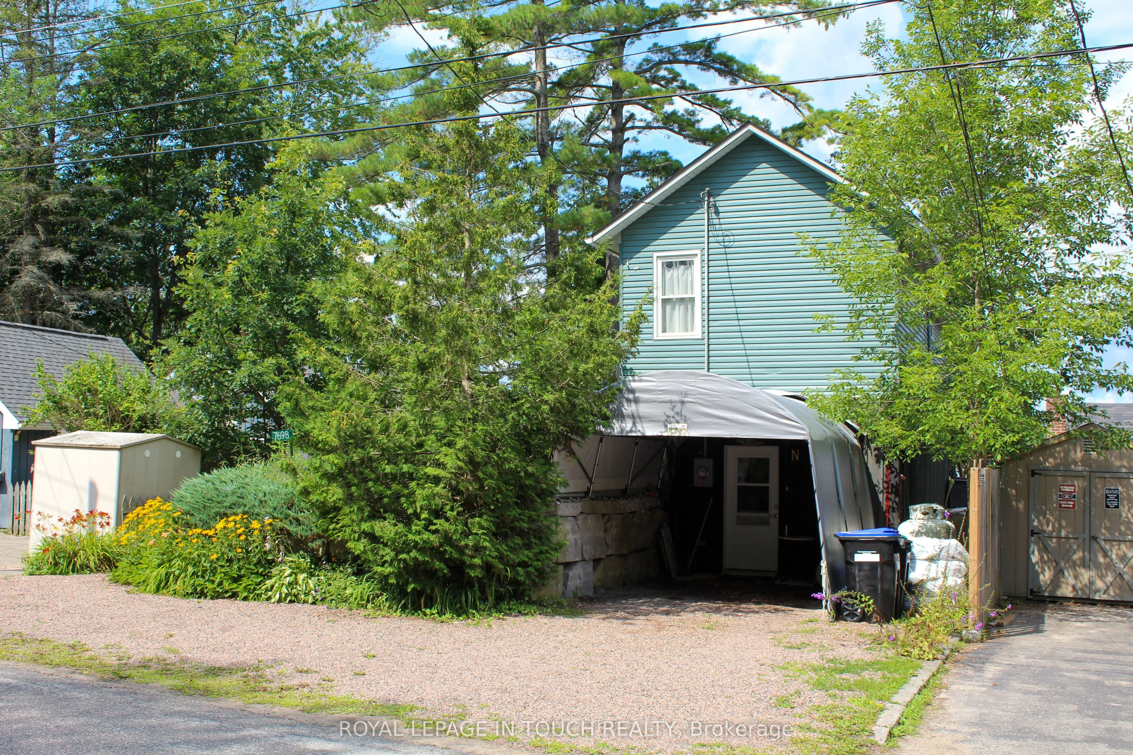 7698 Oak Point Road