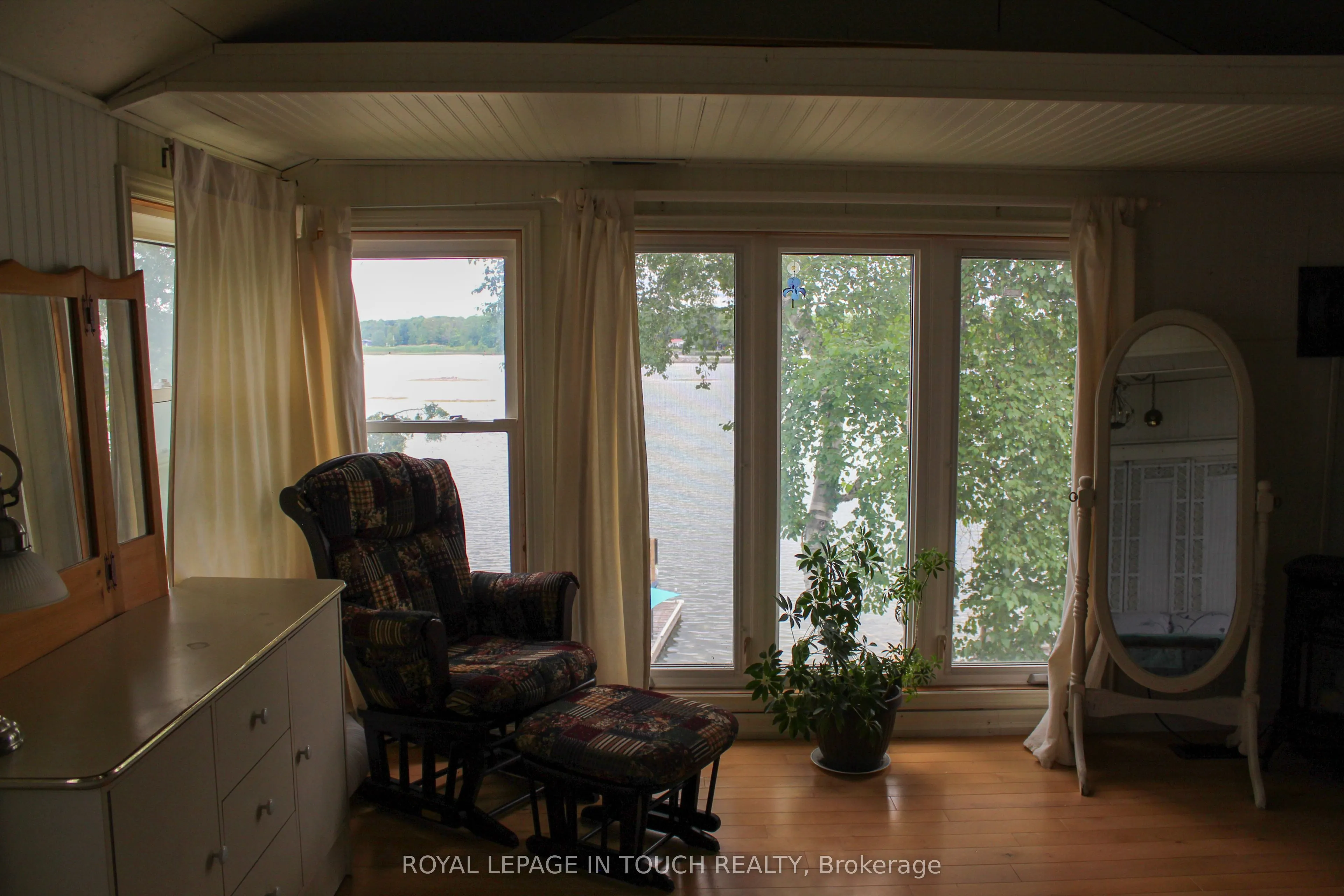 7698 Oak Point Road