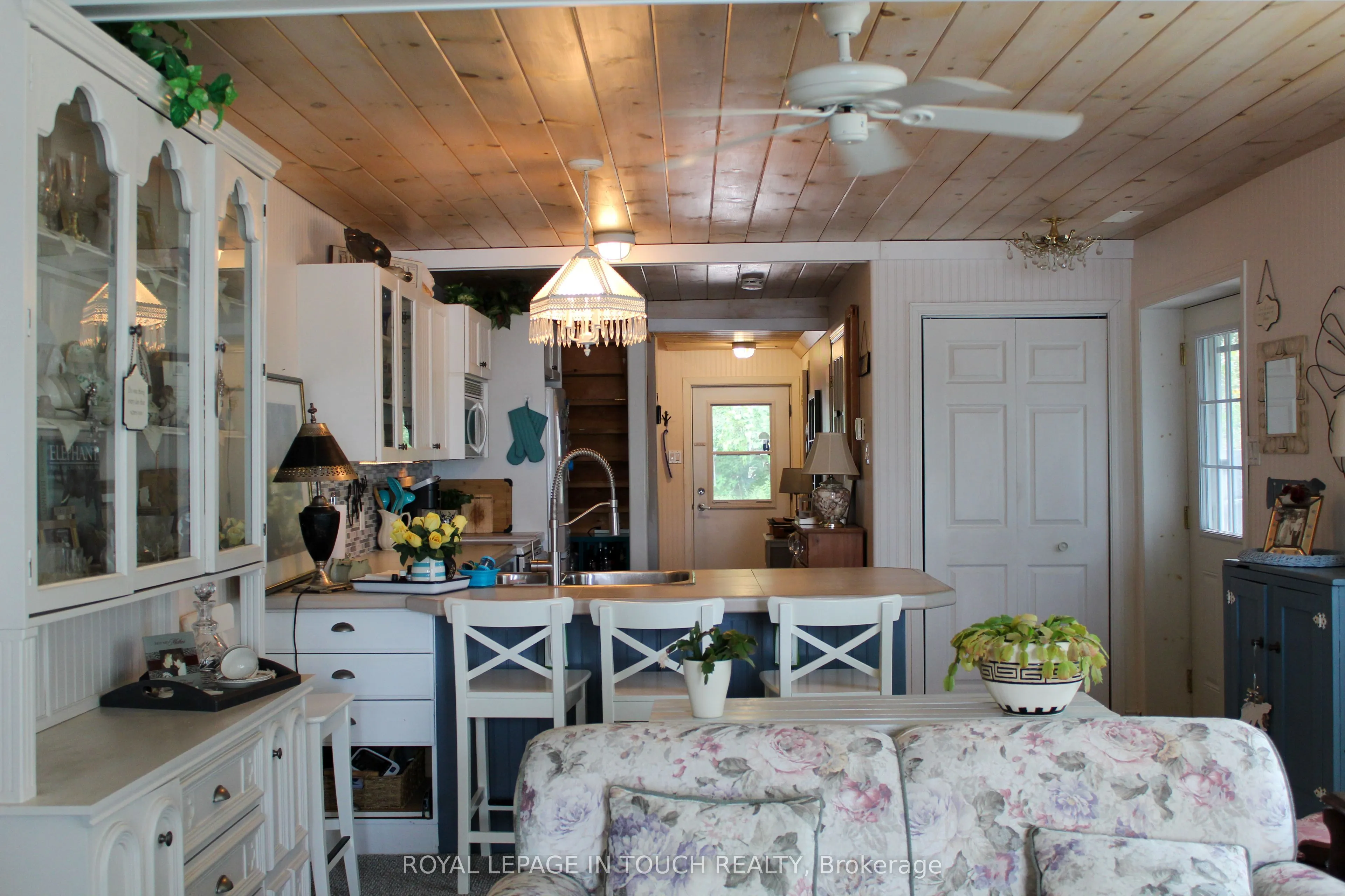 7698 Oak Point Road