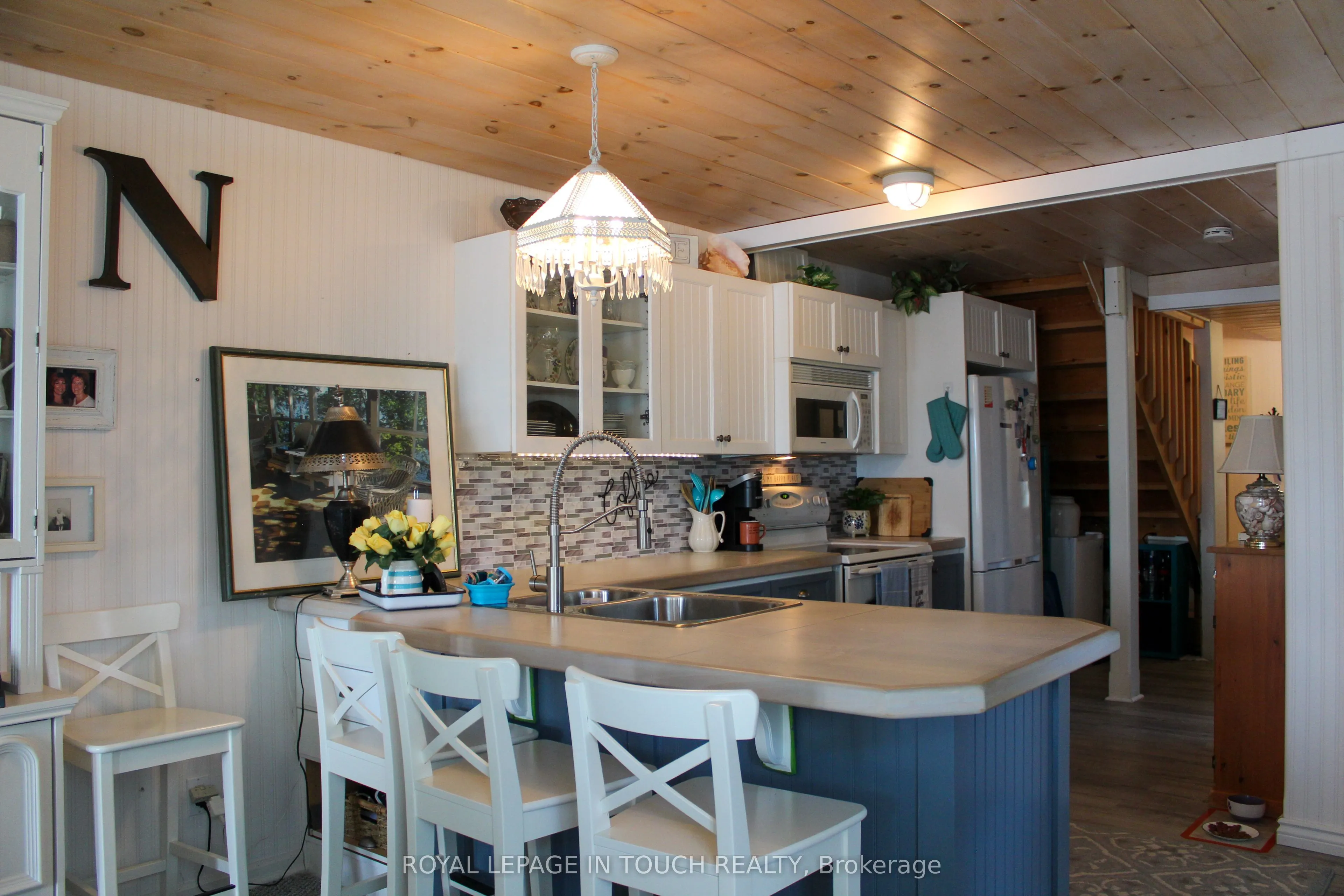 7698 Oak Point Road