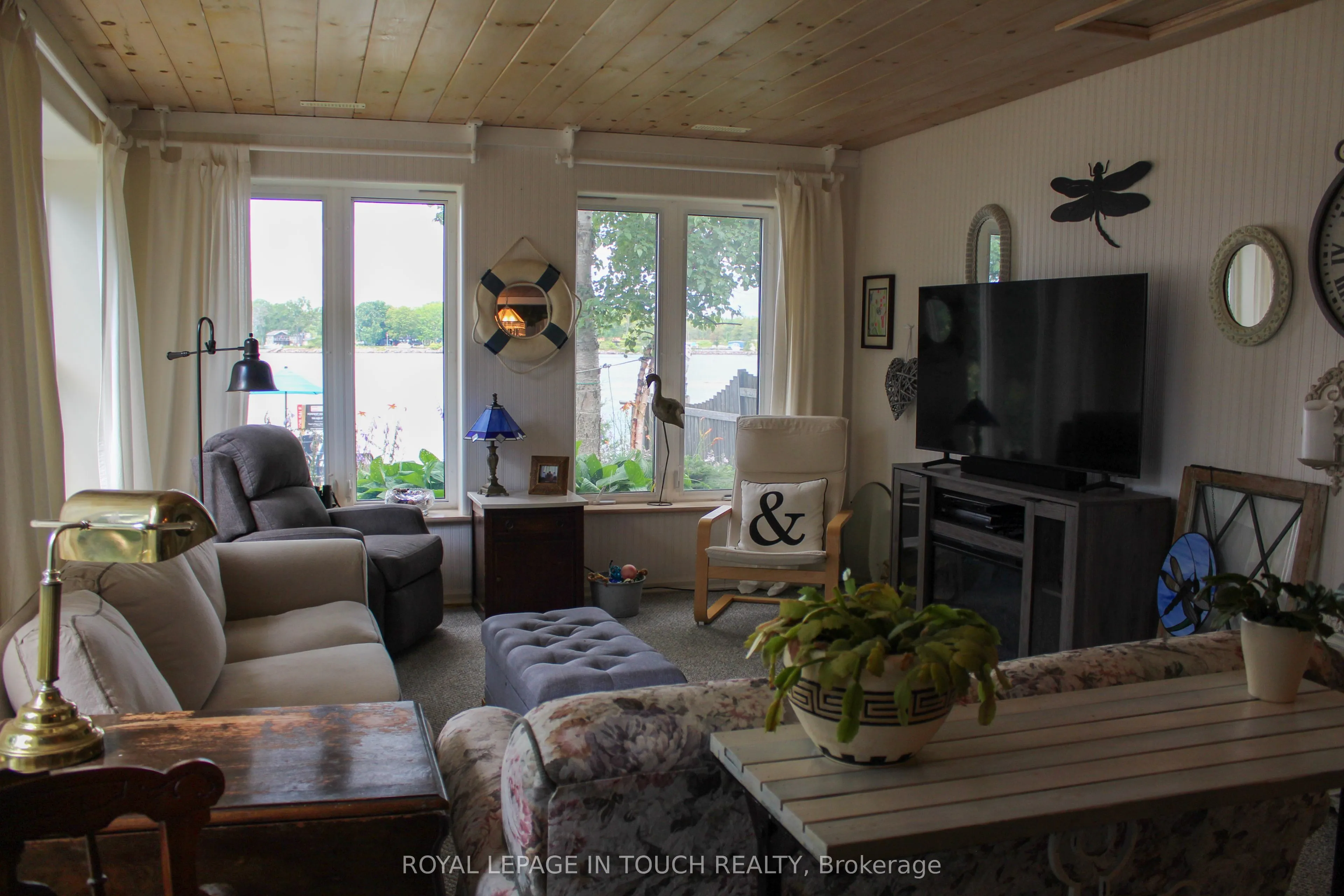 7698 Oak Point Road