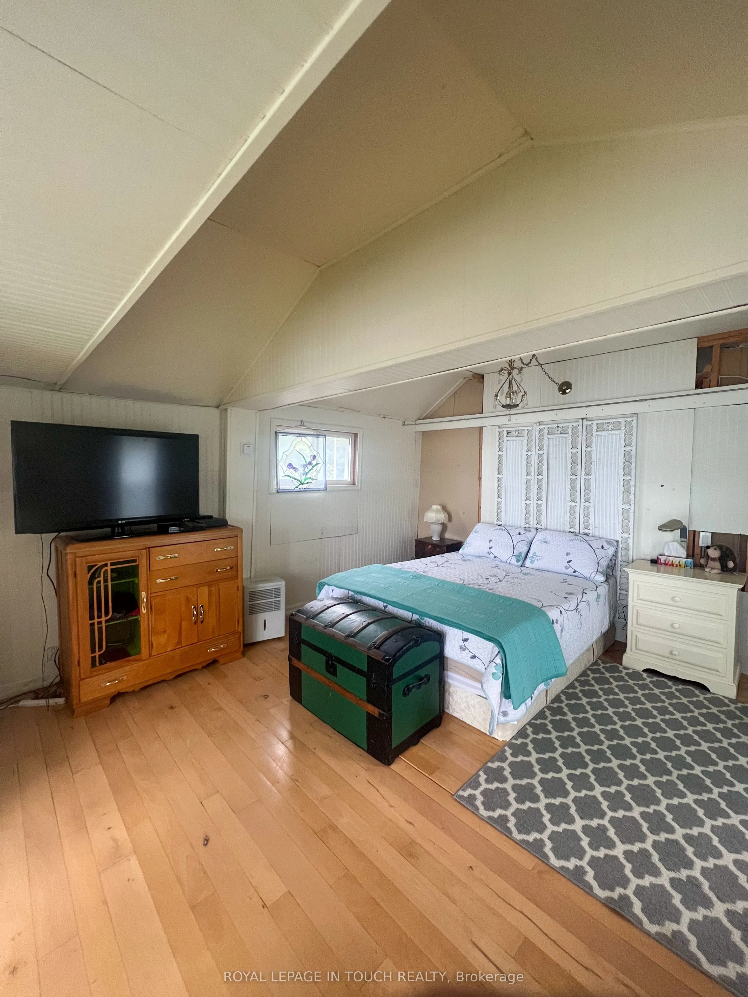 7698 Oak Point Road
