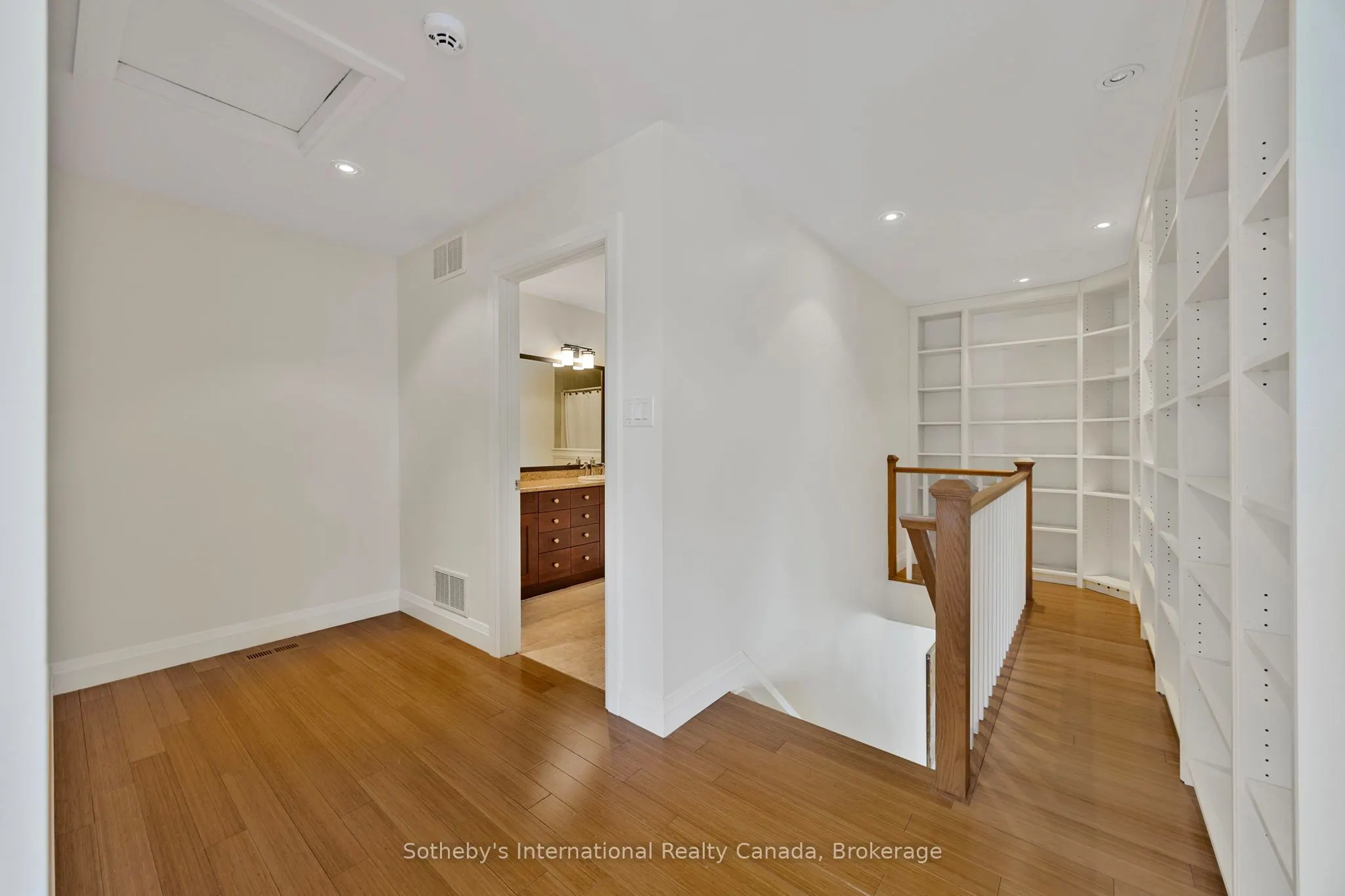 2 Swan Lane